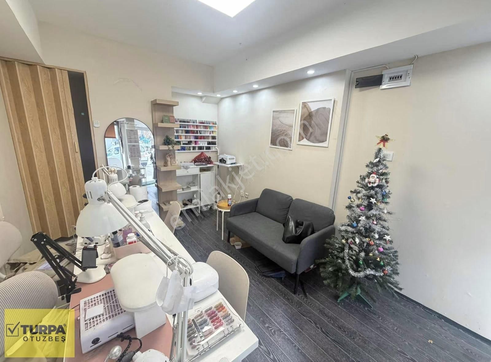 Turpa Otuzbeş'ten Mithatpaşa Caddesi Üzeri Bakımlı Dükkan - Görsel 13