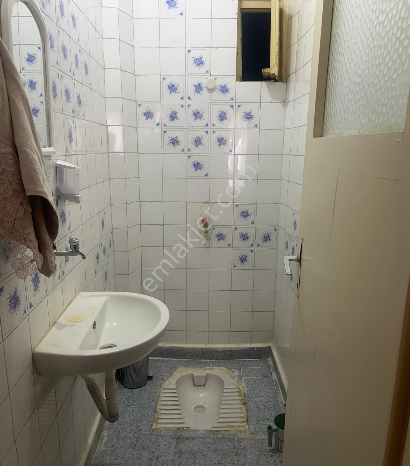 Merkezde Çarşıda Satılık Bakımlı Daire