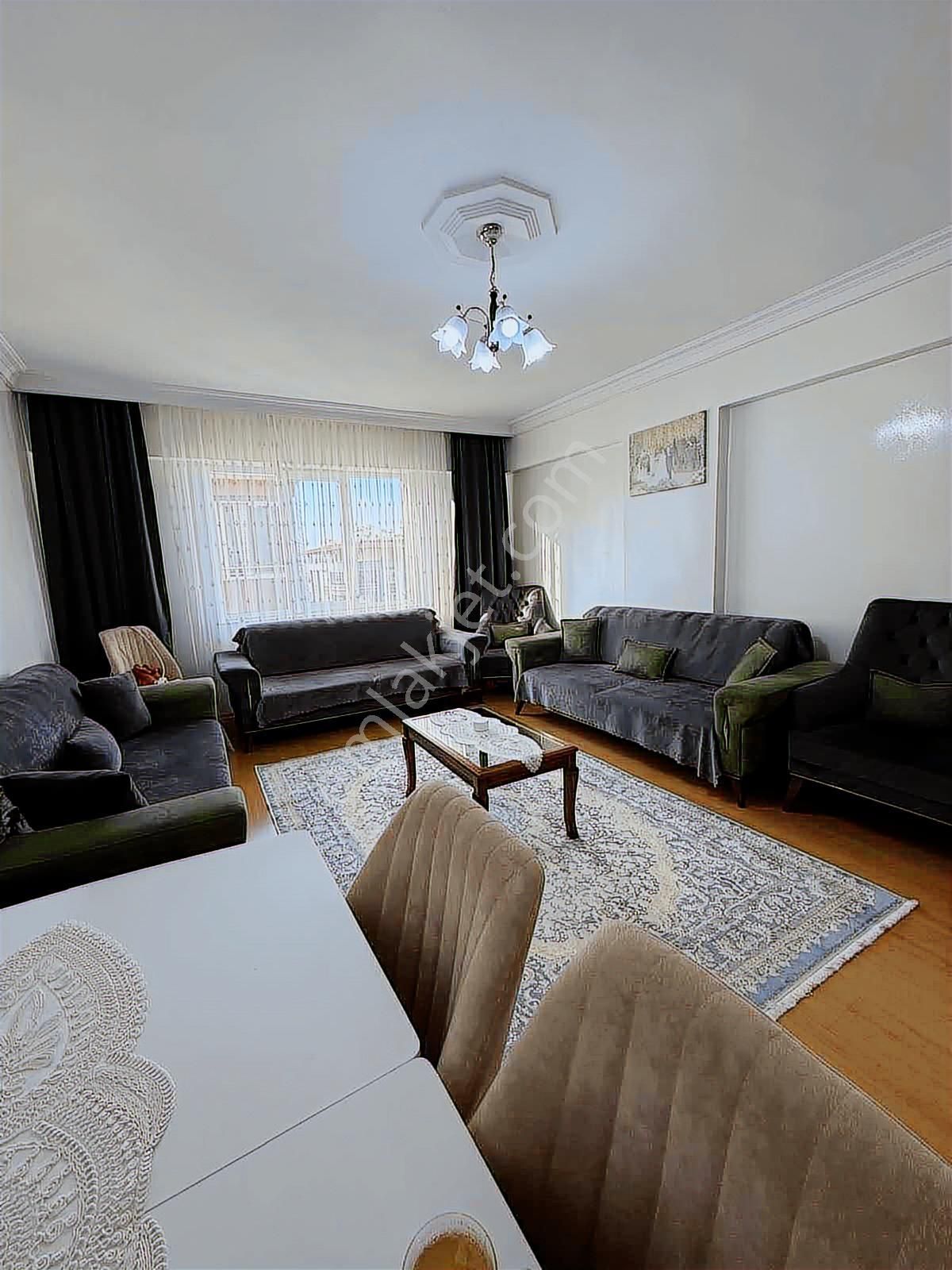 Uzaydan Yeditepede Satılık Geniş Bakımlı Daire - Görsel 12