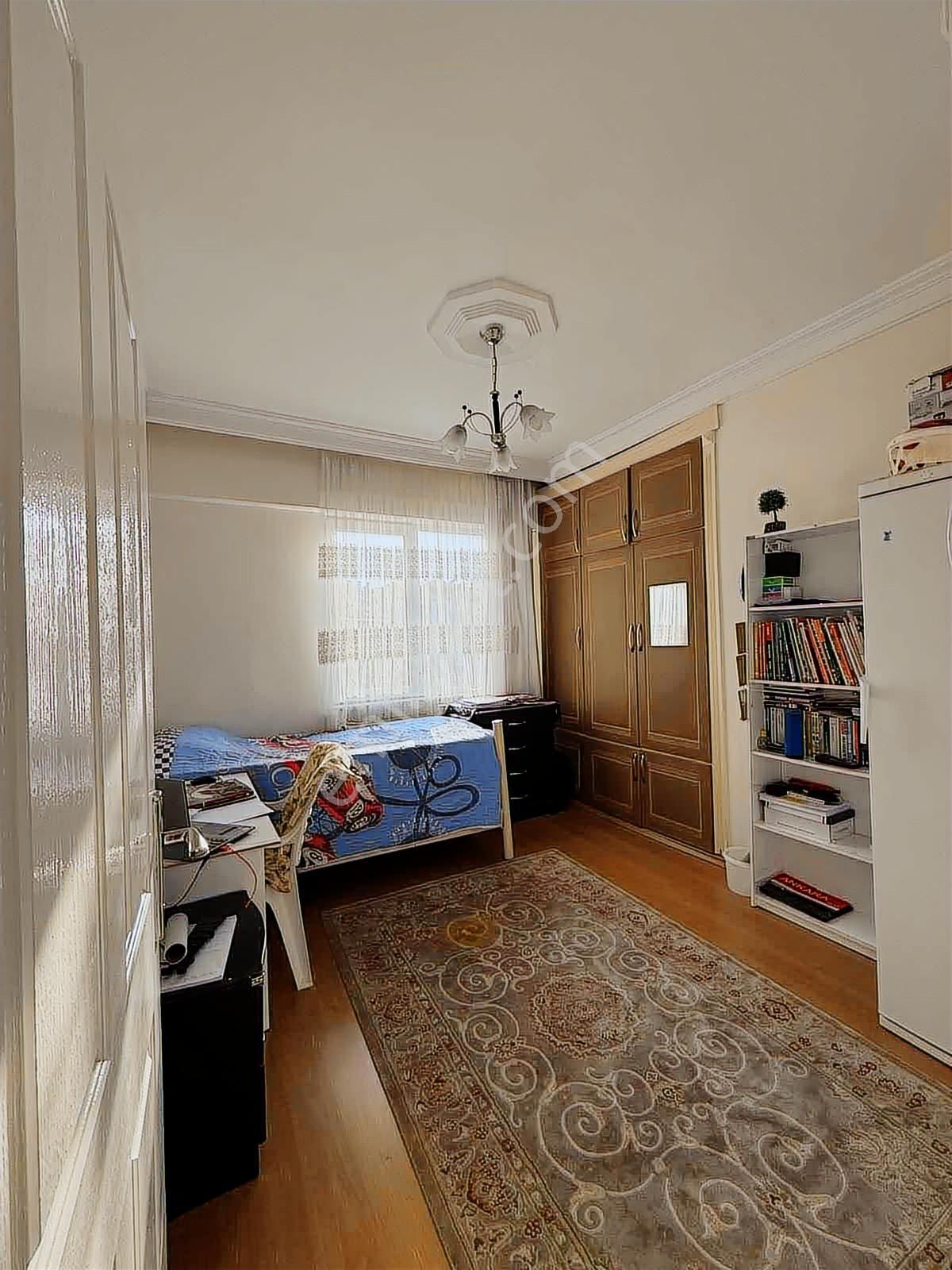 Uzaydan Yeditepede Satılık Geniş Bakımlı Daire - Görsel 14