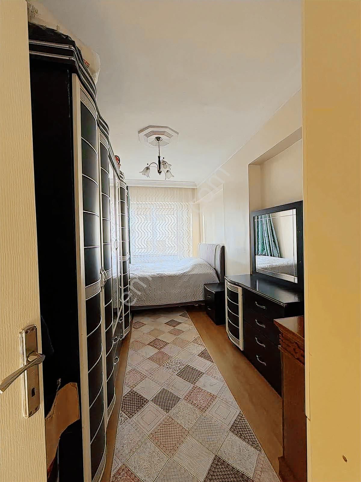 Uzaydan Yeditepede Satılık Geniş Bakımlı Daire - Görsel 8