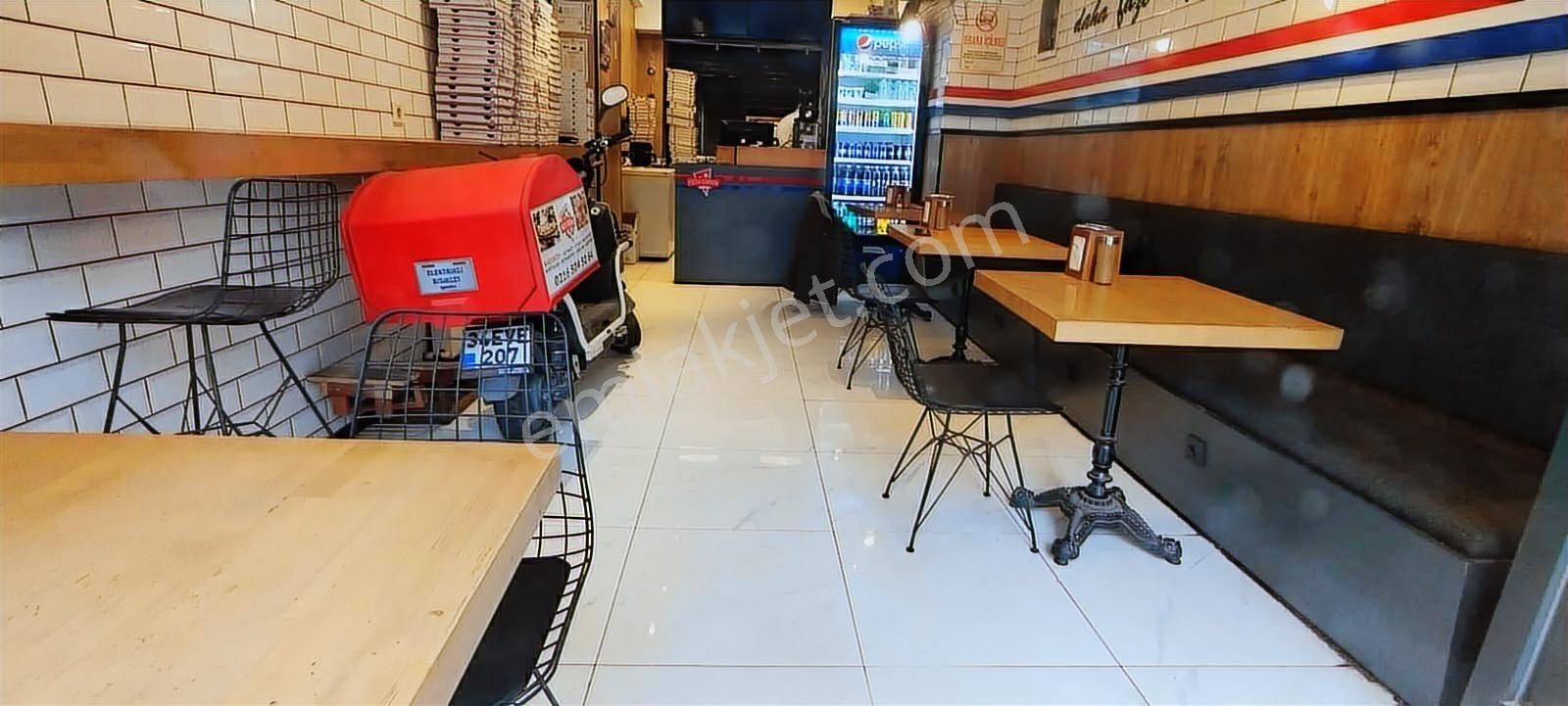 Kadıköy Kuşdili Caddesinde 8 Yıllık Faal Pizza Dükkanı - Görsel 19