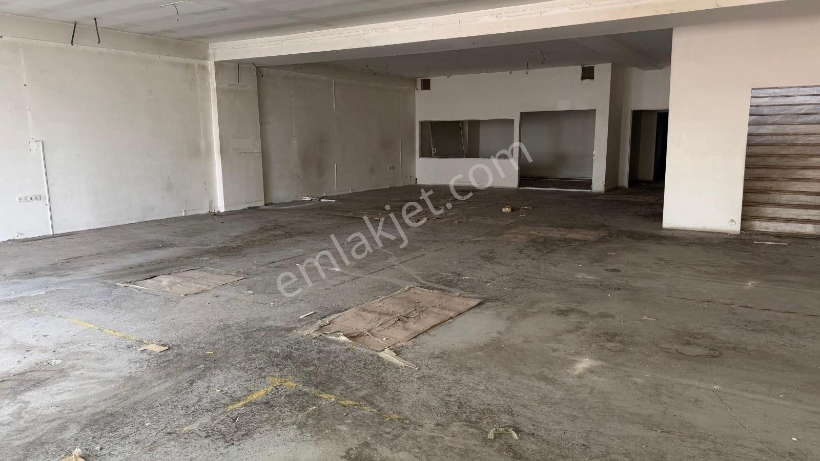 Uzağıçağı Caddesi Üzeri Satılık İş Yeri-1 - Görsel 4