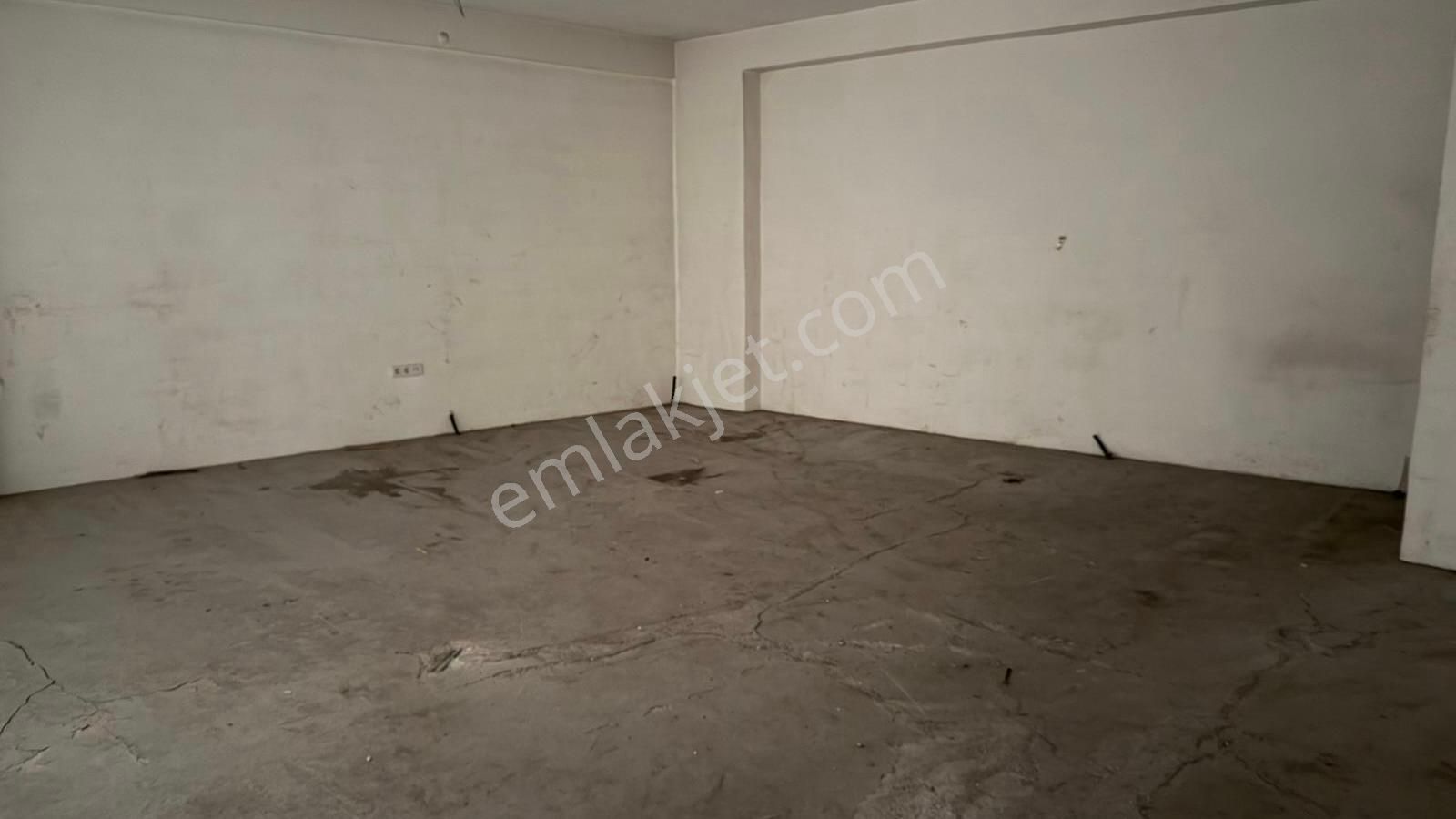 Uzağıçağı Caddesi Üzeri Satılık İş Yeri-1 - Görsel 9