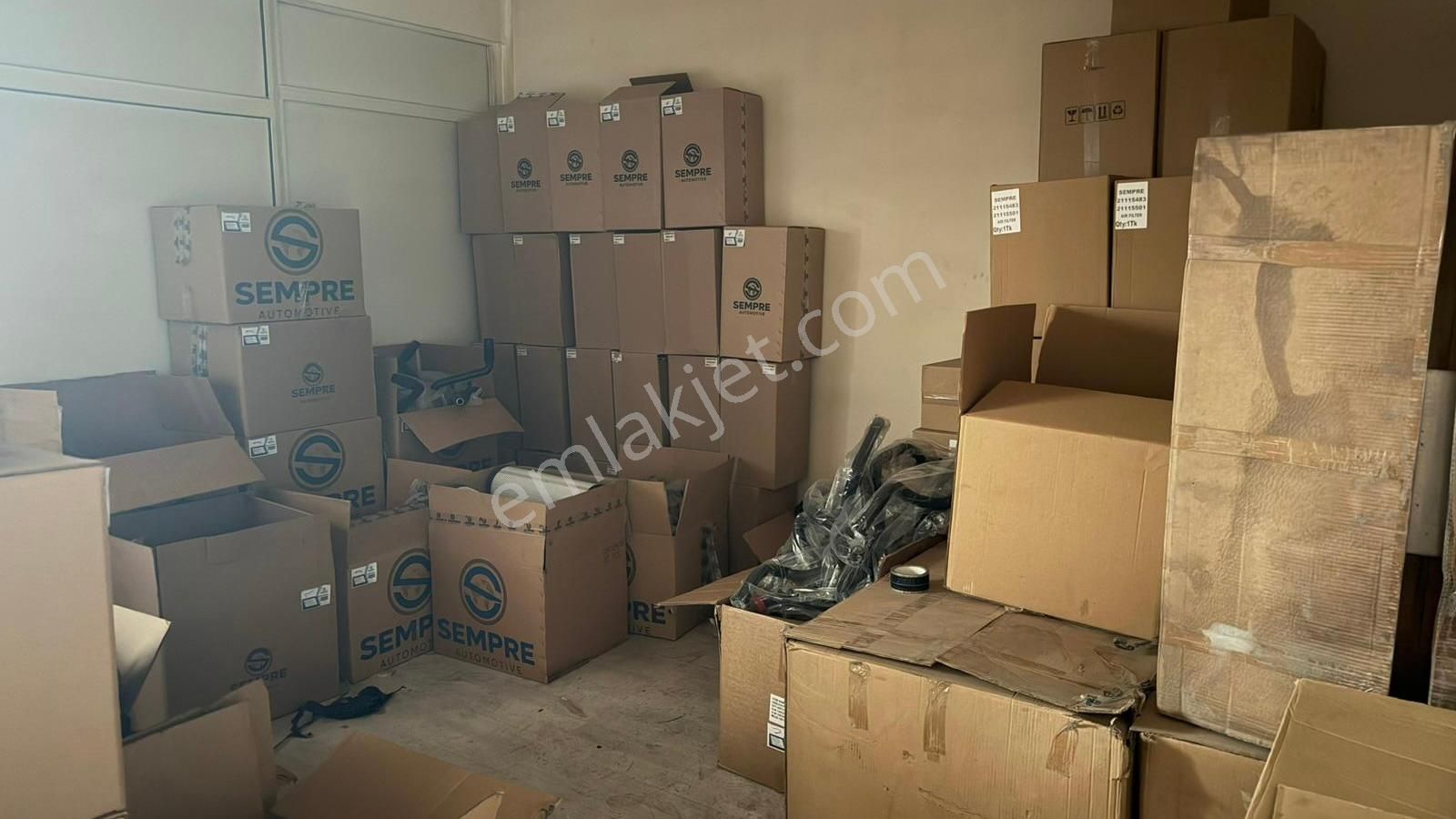 Uzağıçağı Caddesi Üzeri Satılık İş Yeri-1 - Görsel 12