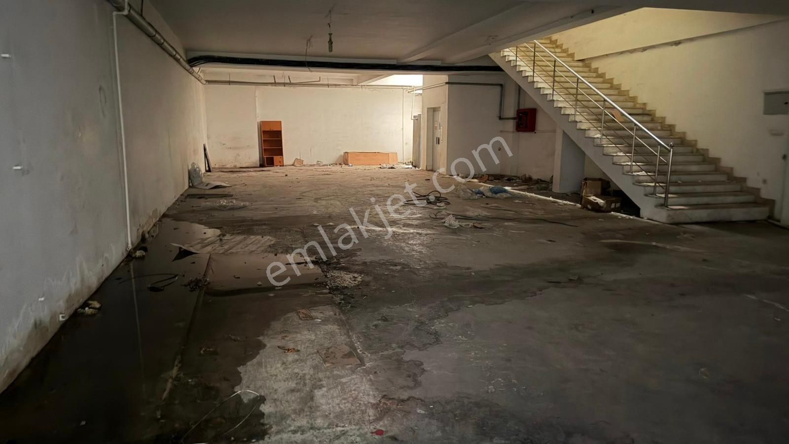 Uzağıçağı Caddesi Üzeri Satılık İş Yeri-1 - Görsel 14