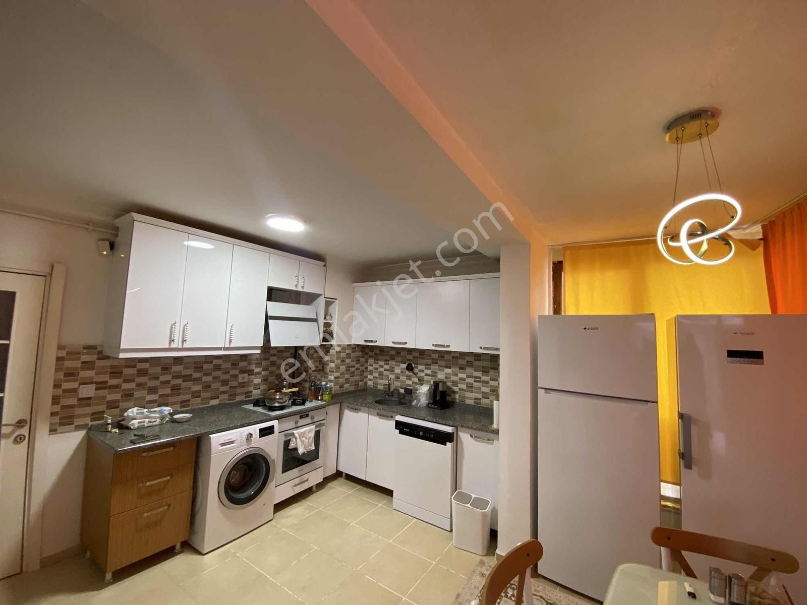 Pursaklar Mahalle'de Protokol Yoluna Yakın Katta Satılık Daire