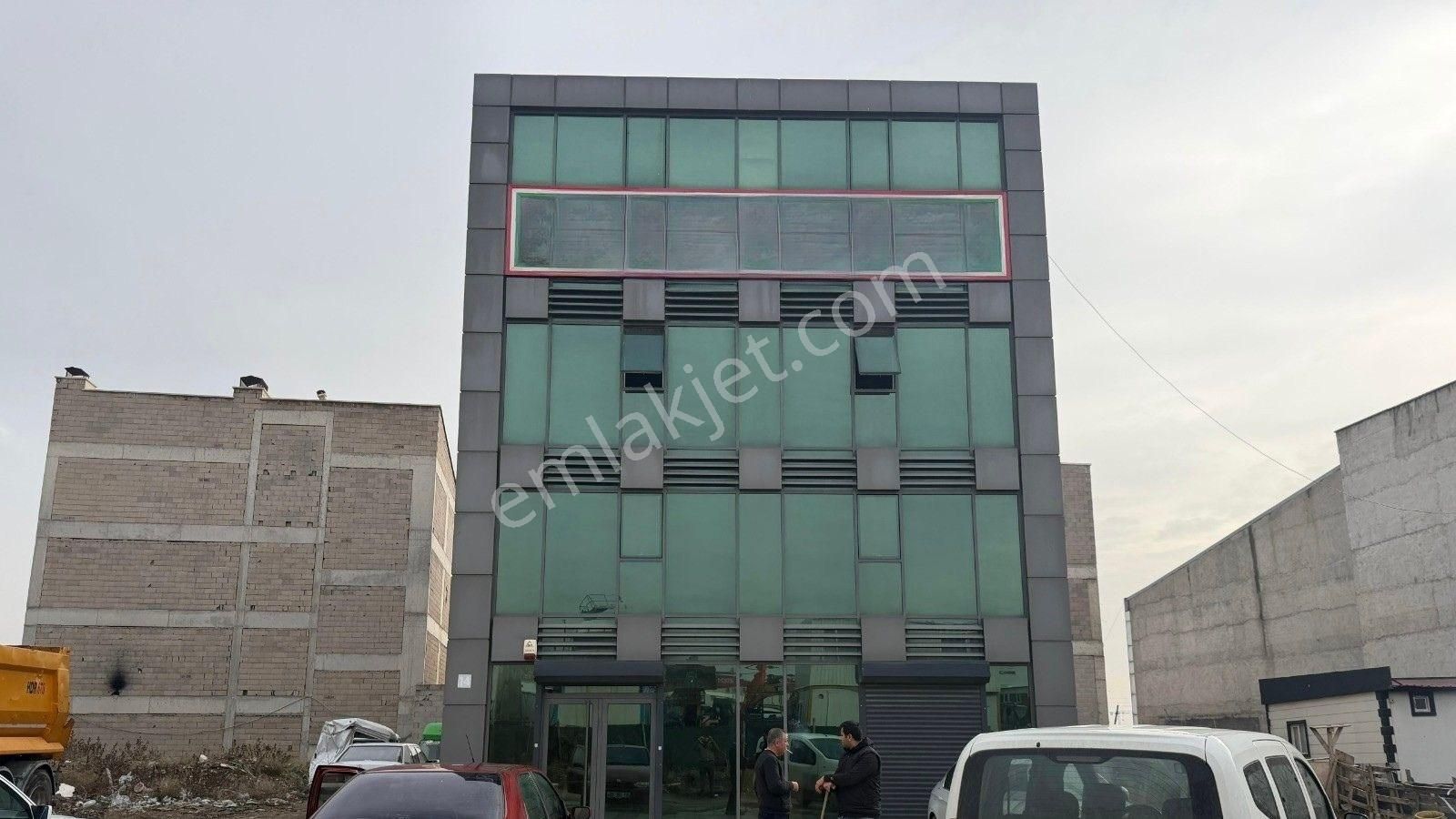 Uzağıçağı Caddesi Üzeri Satılık İş Yeri-2