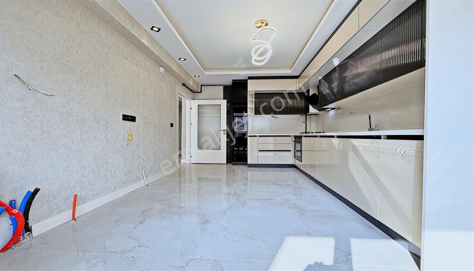 Keçiören'de Ana Caddeye 1 Sk. İlk Ve Orta Okul Yakını 3+1 Daire - Görsel 2