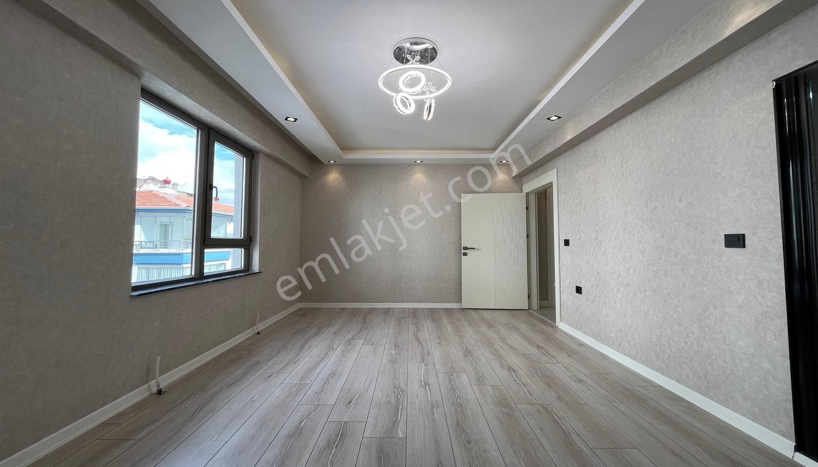 Keçiören'de Ana Caddeye 1 Sk. İlk Ve Orta Okul Yakını 3+1 Daire - Görsel 7