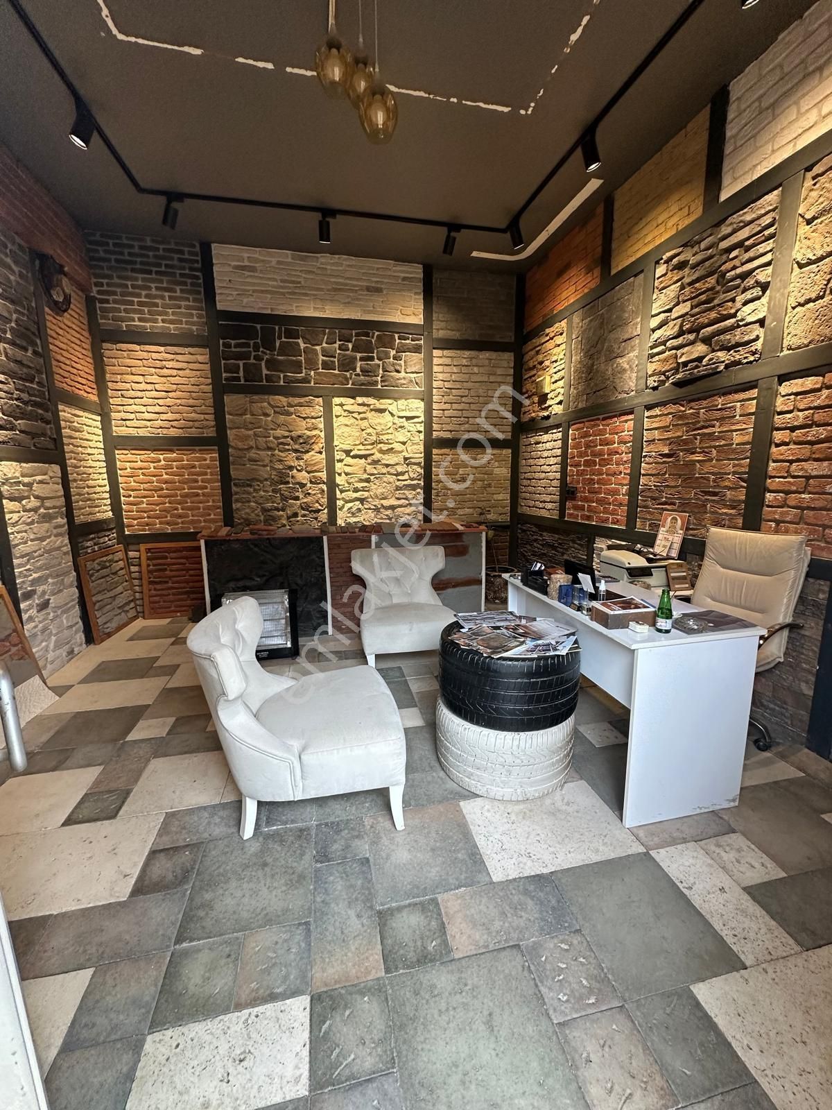 Ata Emlak'tan Ana Cadde Üzeri Hem Ofis Hem Depo Satılık Dükkan