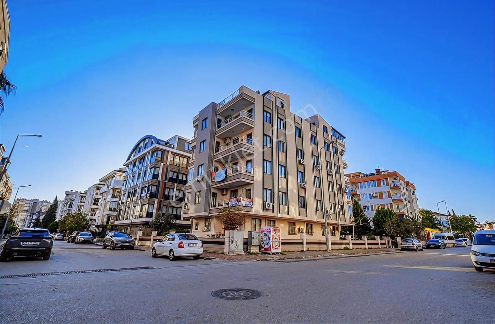 Çağlayan Mah. Merkezi Konumda 3+1 135 M² Masrafsız Satılık Daire