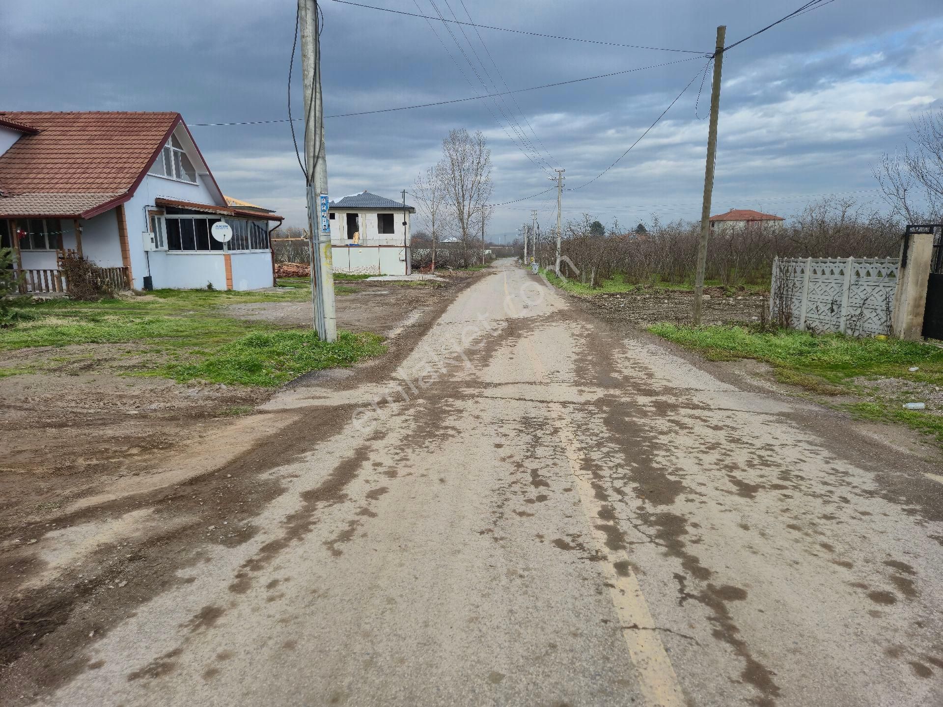 Realty World'dan Karapürçek Ahmetler'de 490m2 %35 3 Kat İmarlı Düz Arsa - Görsel 3