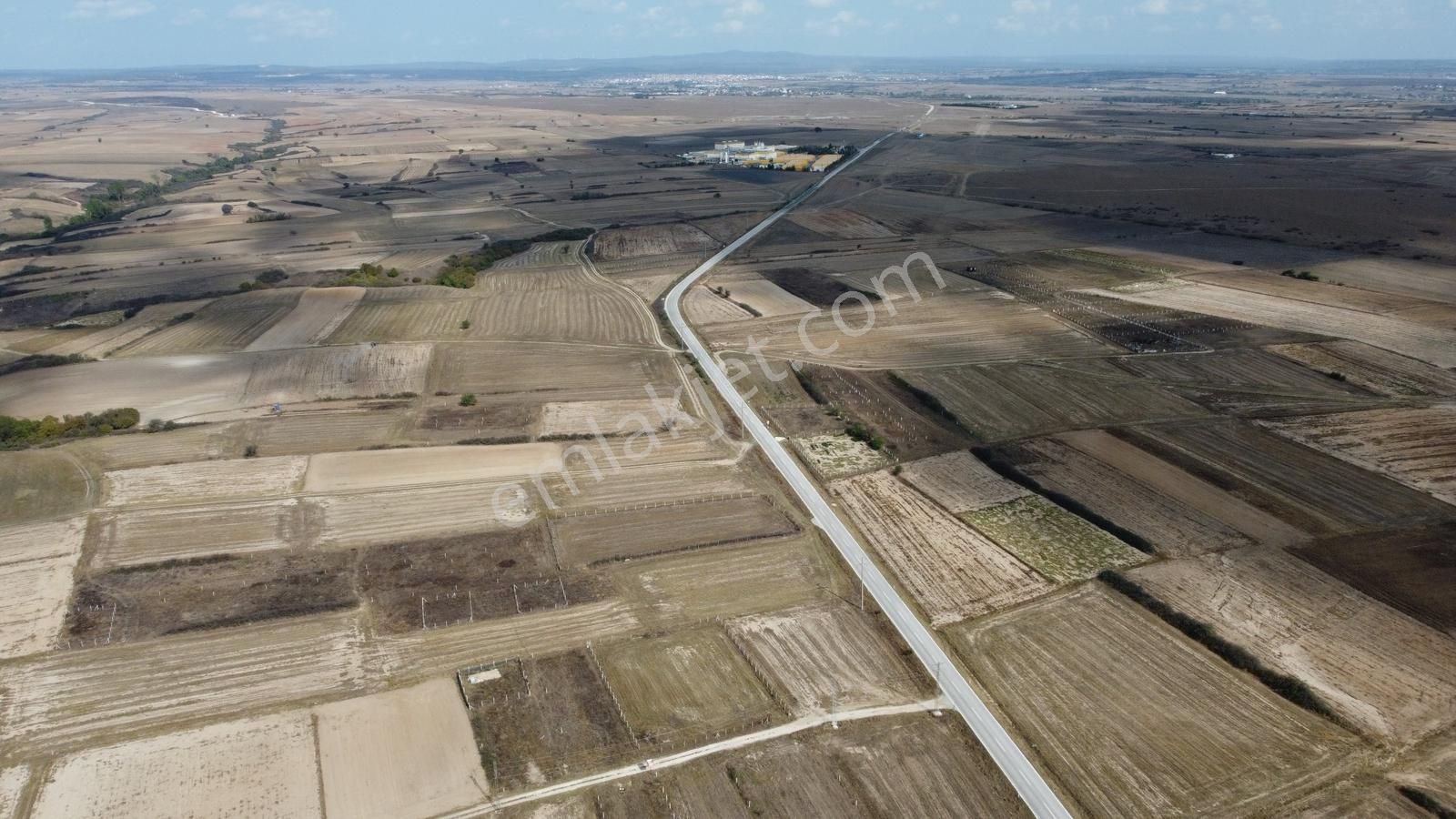 Saray Kurtdere Köyünde 1880 M2 Tek Tapu Tarla - Görsel 7