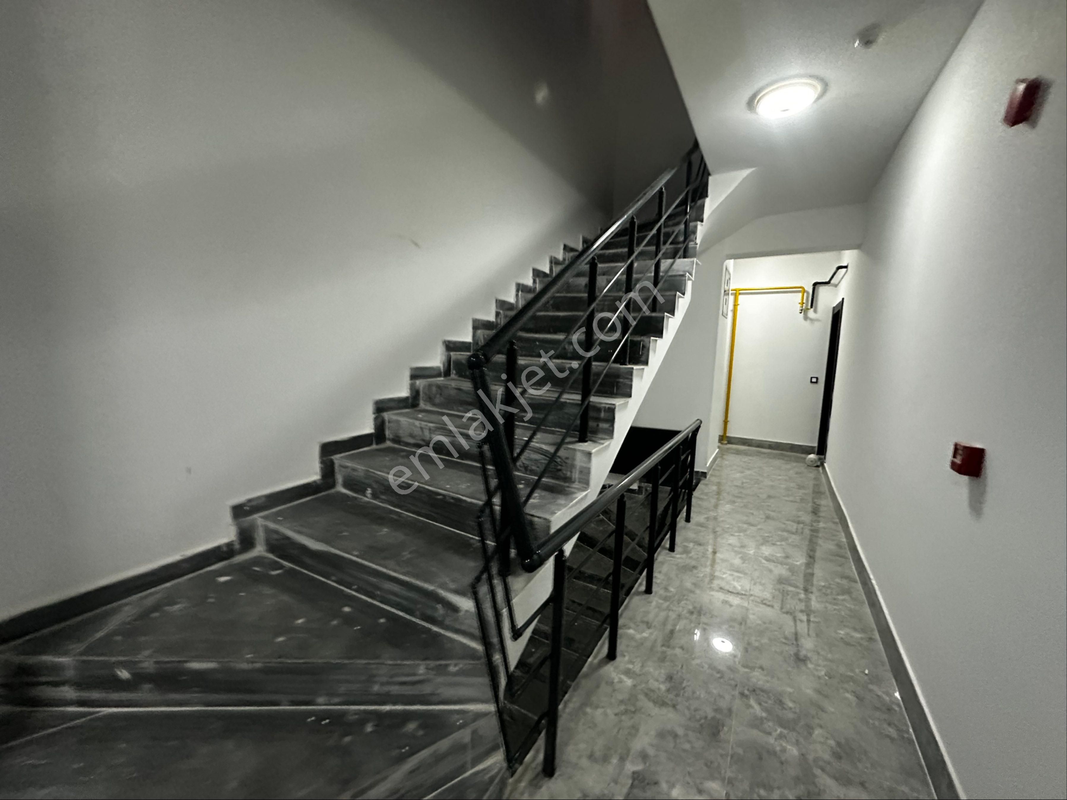 Mükemmel Konum Kaçırılmaz Fırsat Ara Kat Lüks Satılık Geniş 2+1 - Görsel 20