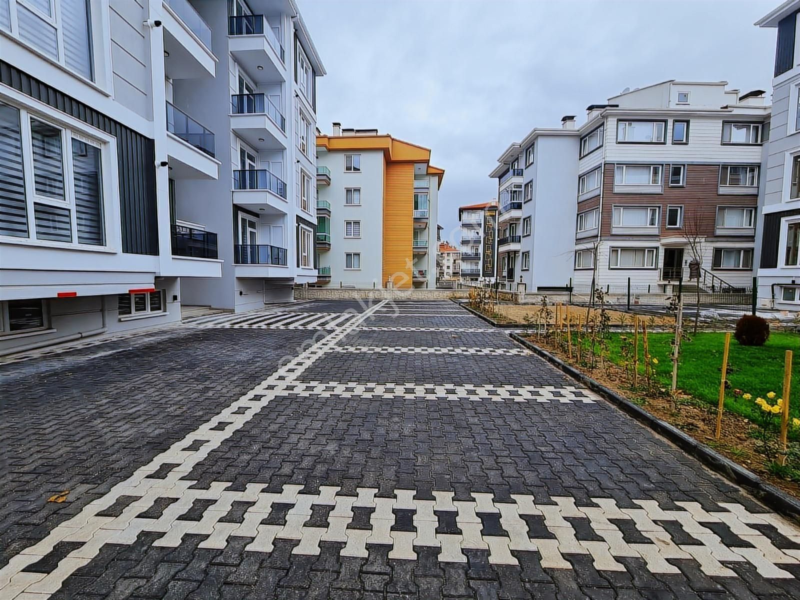 Sağlam Emlaktan Selçukluda Kiralık 1+1eşyalı Daire - Görsel 21