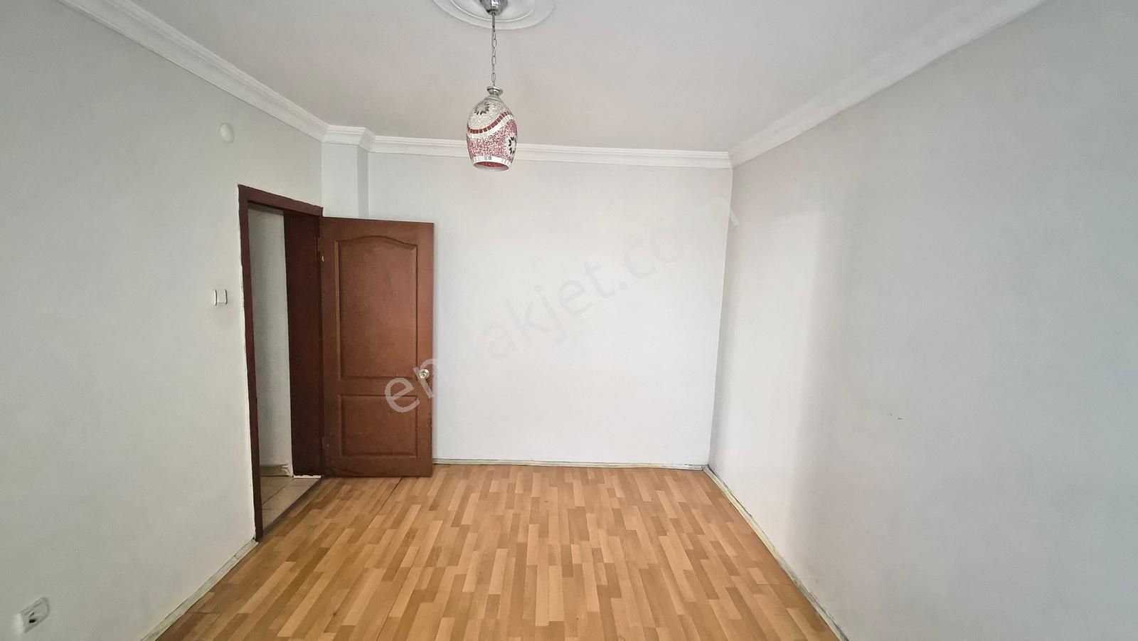 Kent Emlak'tan Abidin Paşada Ön Cephede Satılık Daire - Görsel 9