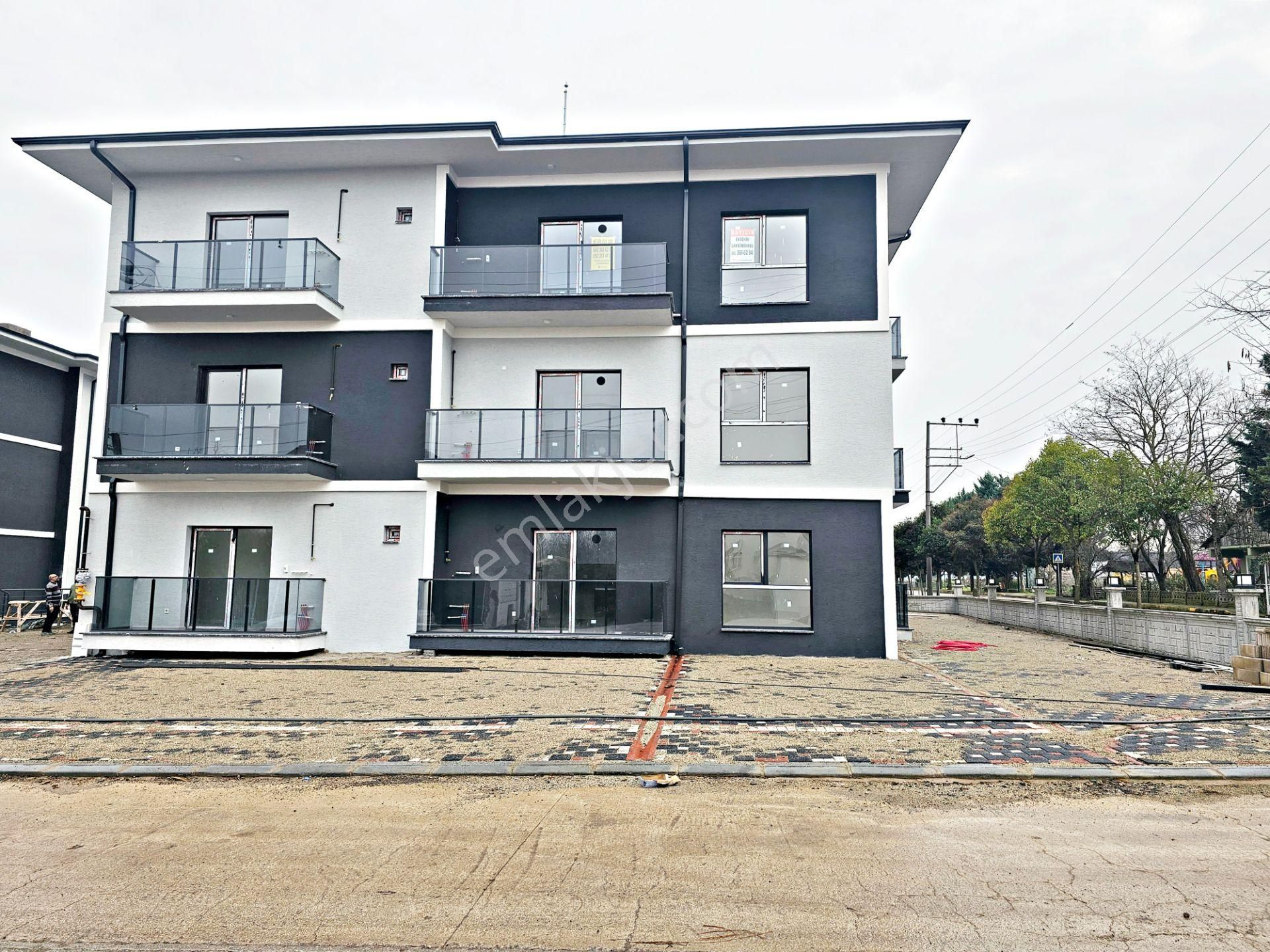 Başiskele Yeniköy Karşıyaka Mah.'de Kiralık Lüks 1+1 Daire