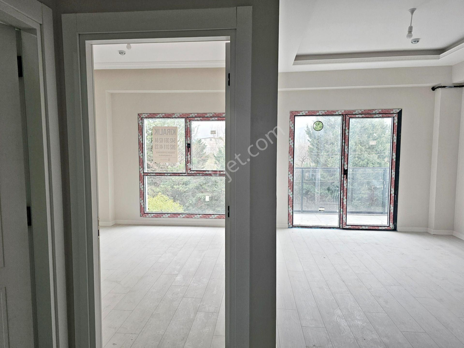 Başiskele Yeniköy Karşıyaka Mah.'de Kiralık Lüks 1+1 Daire - Görsel 9