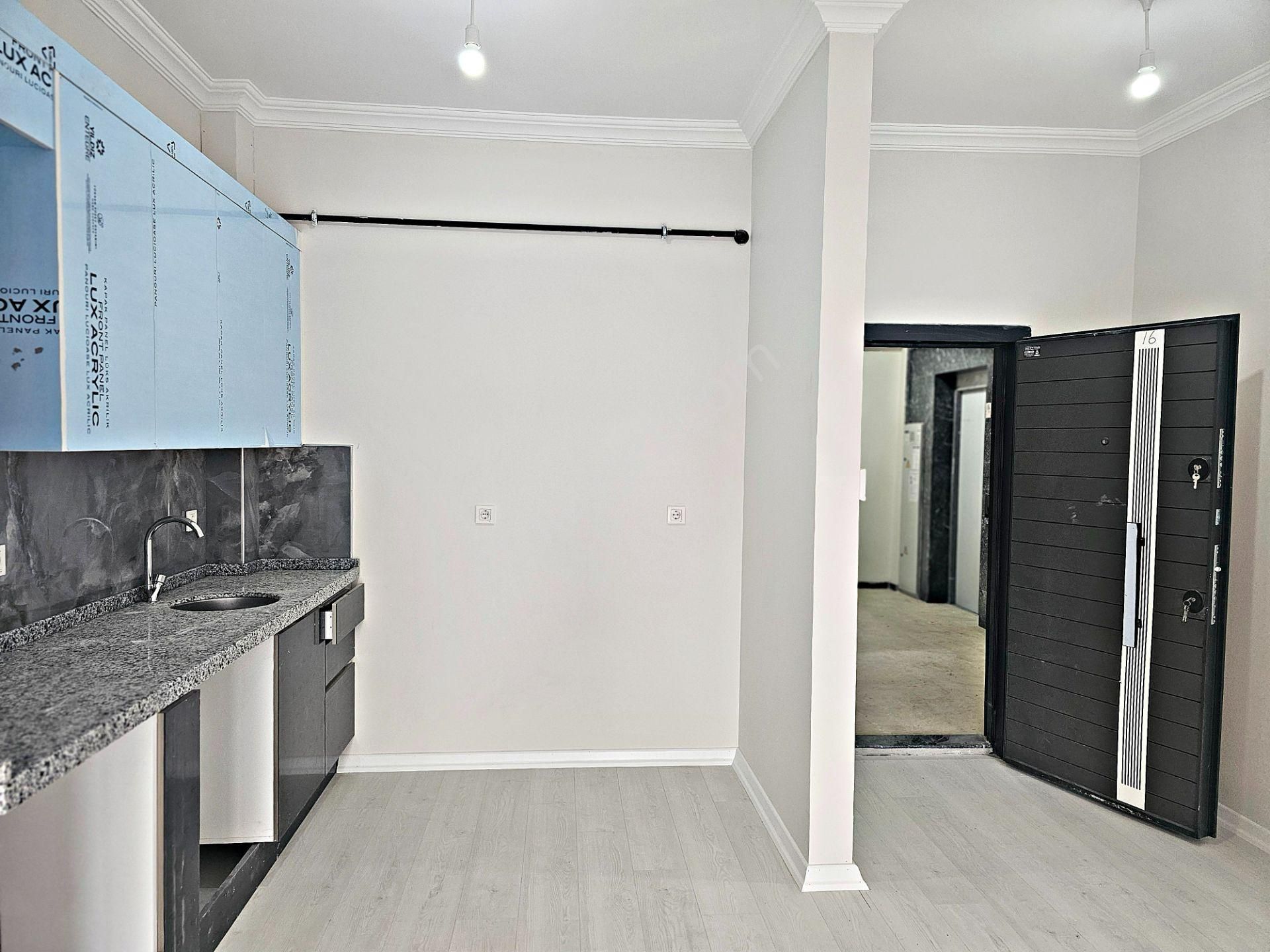 Başiskele Yeniköy Karşıyaka Mah.'de Kiralık Lüks 1+1 Daire - Görsel 4