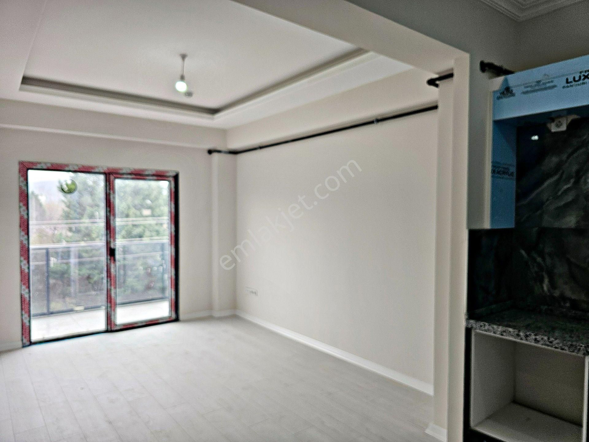 Başiskele Yeniköy Karşıyaka Mah.'de Kiralık Lüks 1+1 Daire - Görsel 3