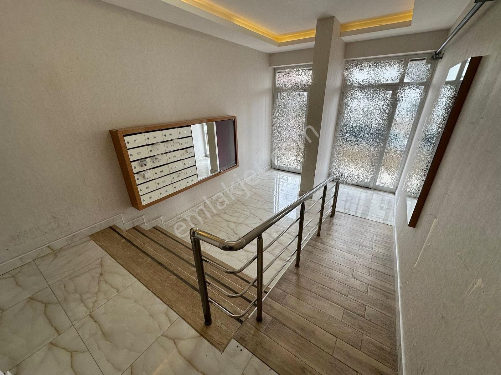 Menderes'te 3+1 Yüksek Giriş Site İçerisinde Satılık Geniş Daire - Görsel 34