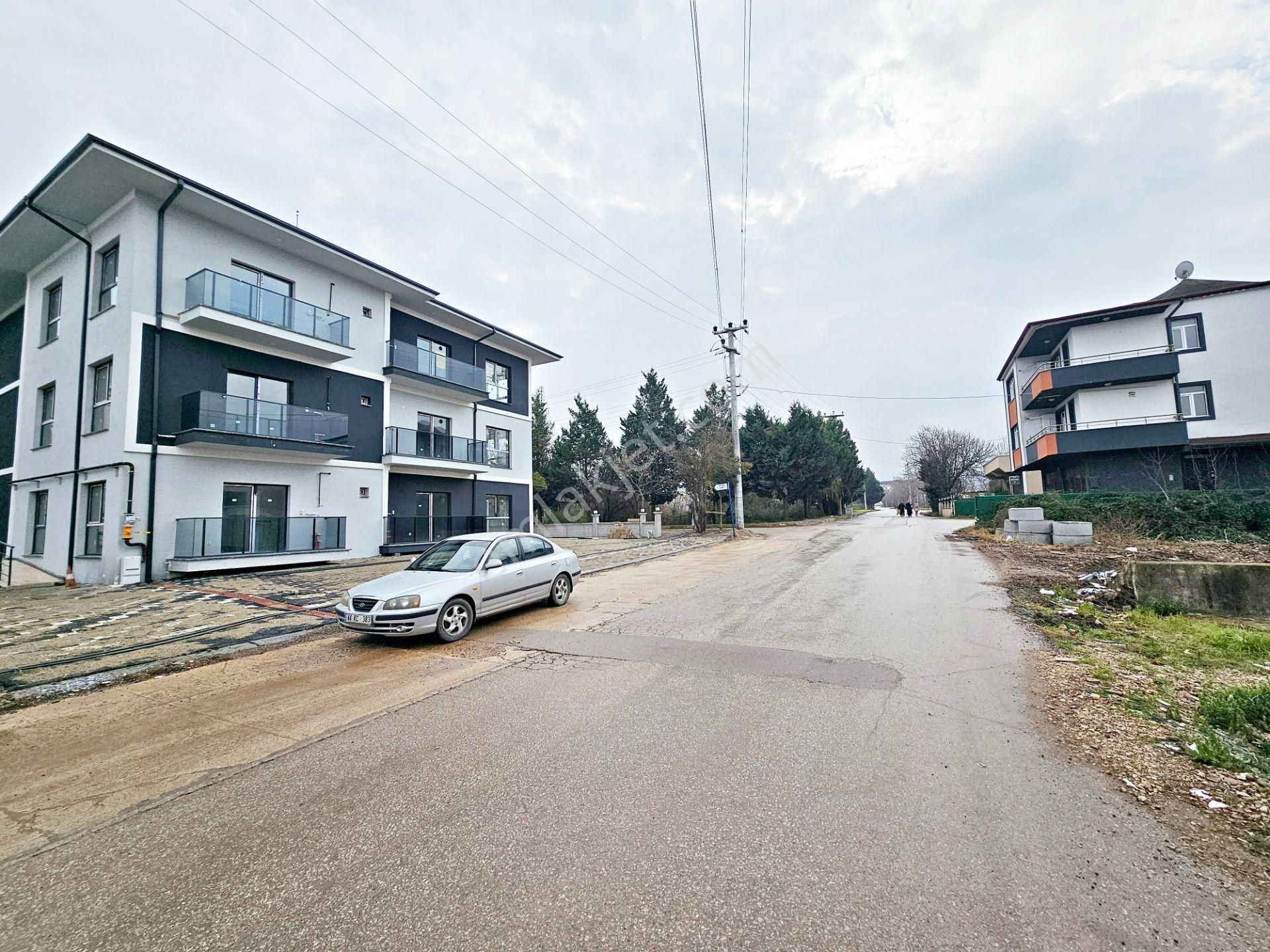 Başiskele Yeniköy Karşıyaka Mah.'de Kiralık Ferah Lüks 1+1 Daire