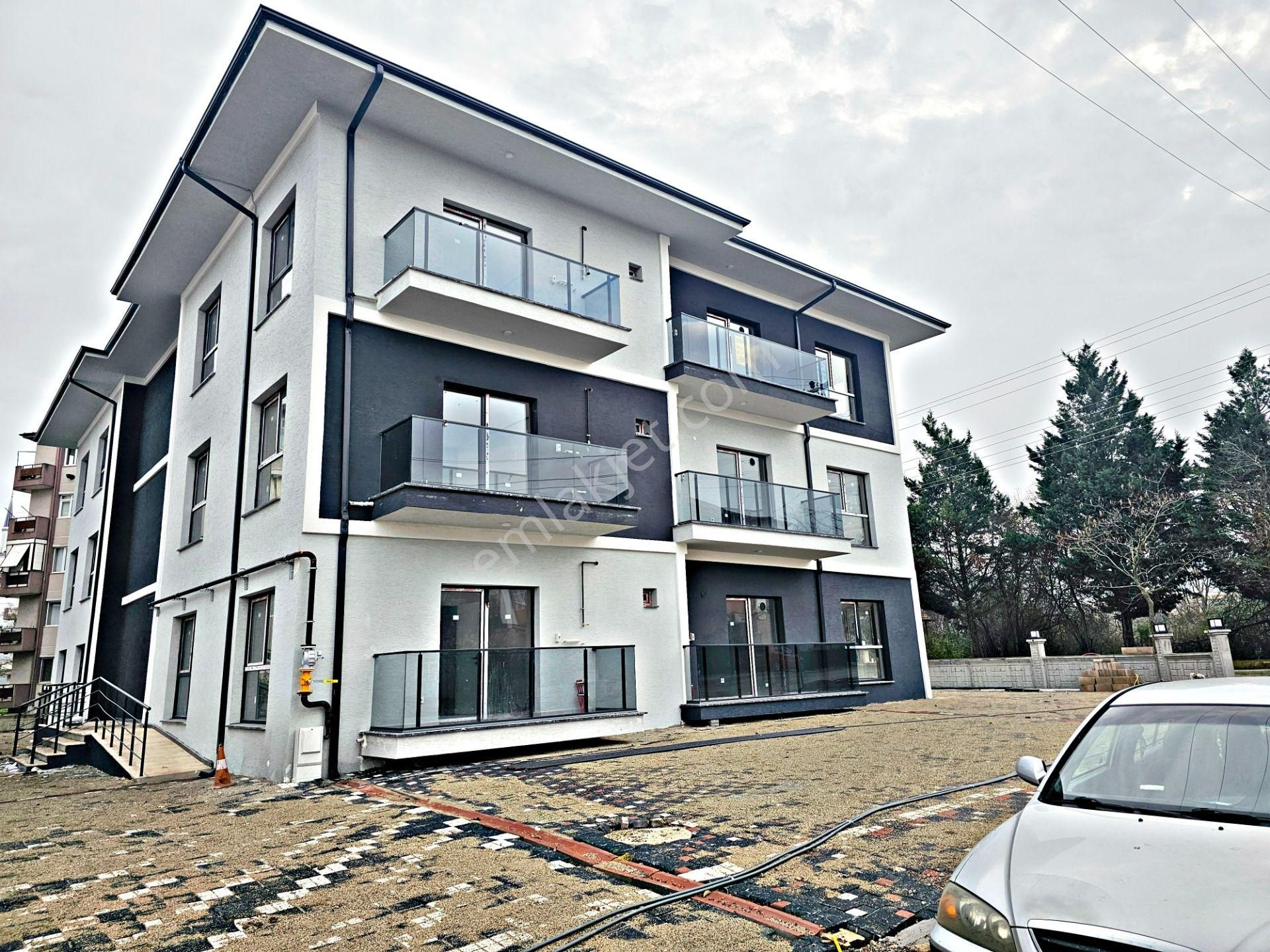 Başiskele Yeniköy Karşıyaka Mah.'de Kiralık Ferah Lüks 1+1 Daire - Görsel 17