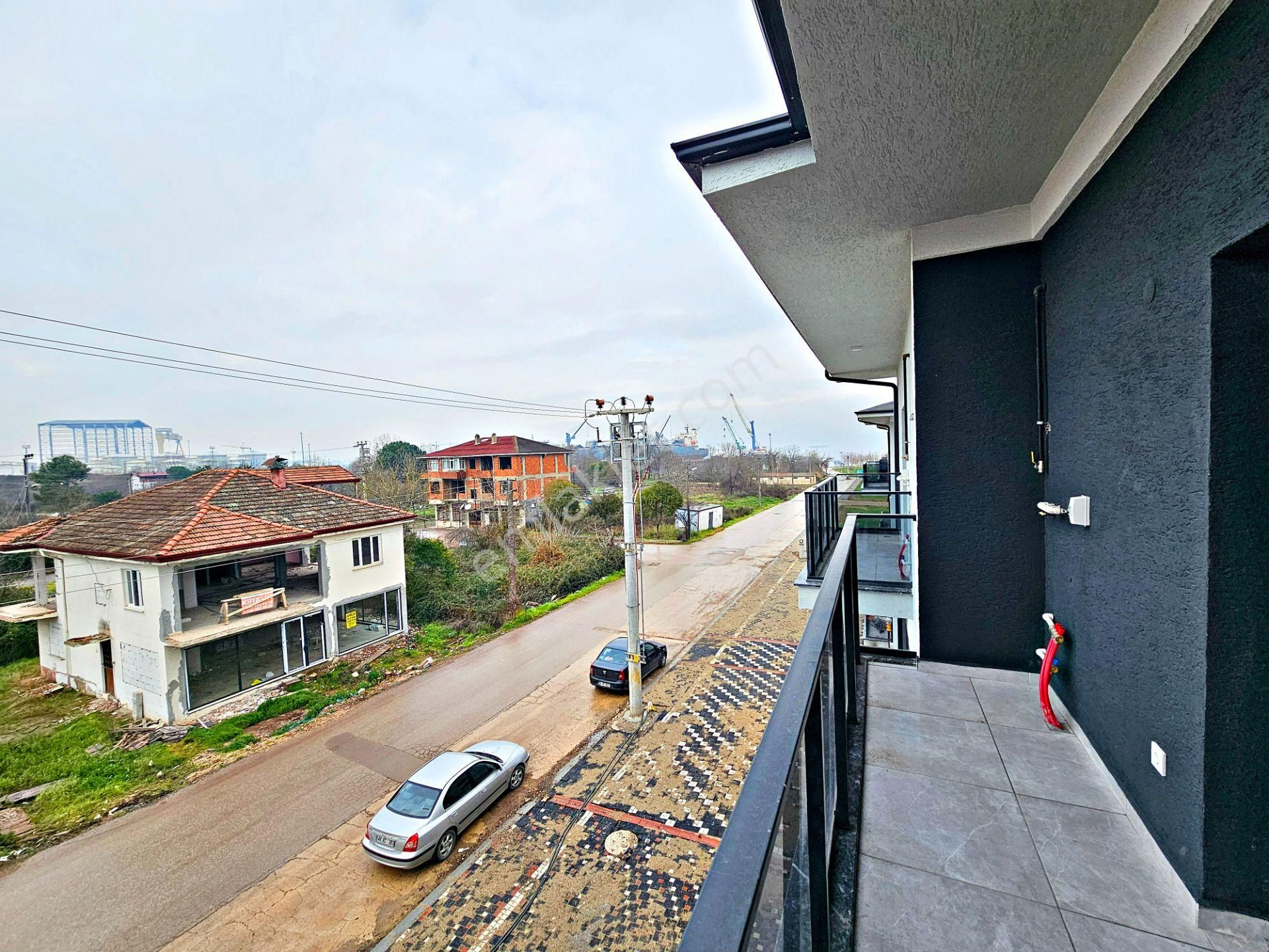 Başiskele Yeniköy Karşıyaka Mah.'de Kiralık Ferah Lüks 1+1 Daire - Görsel 8
