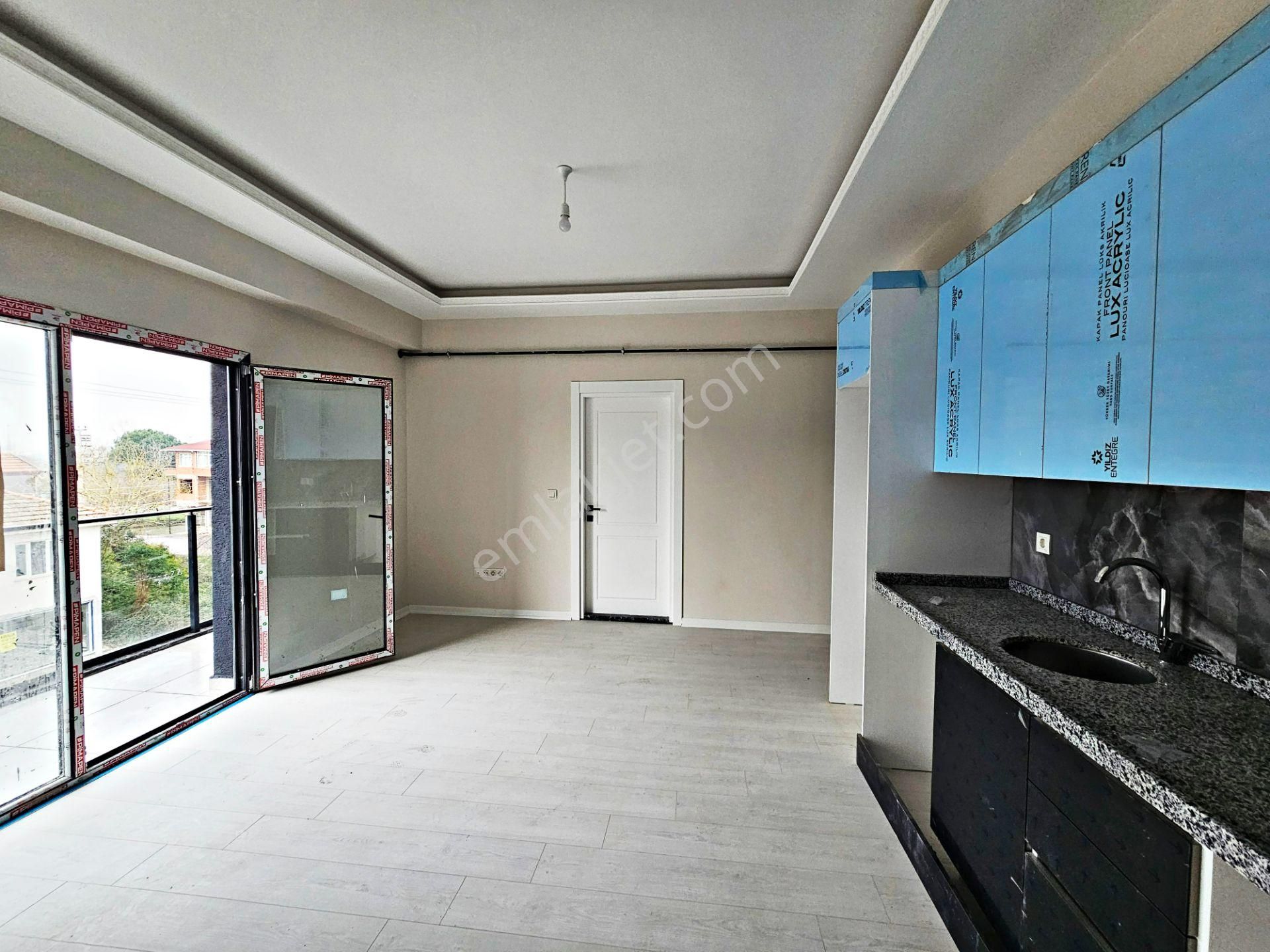 Başiskele Yeniköy Karşıyaka Mah.'de Kiralık Ferah Lüks 1+1 Daire - Görsel 3