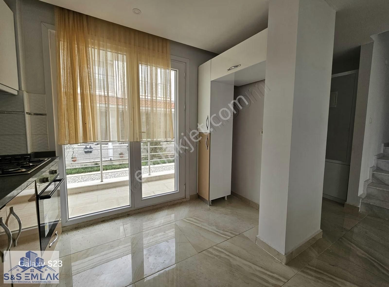 S&s Emlakdan Küçükköyde Havuzlusite İçerisinde Satılık 3+1 Villa - Görsel 7