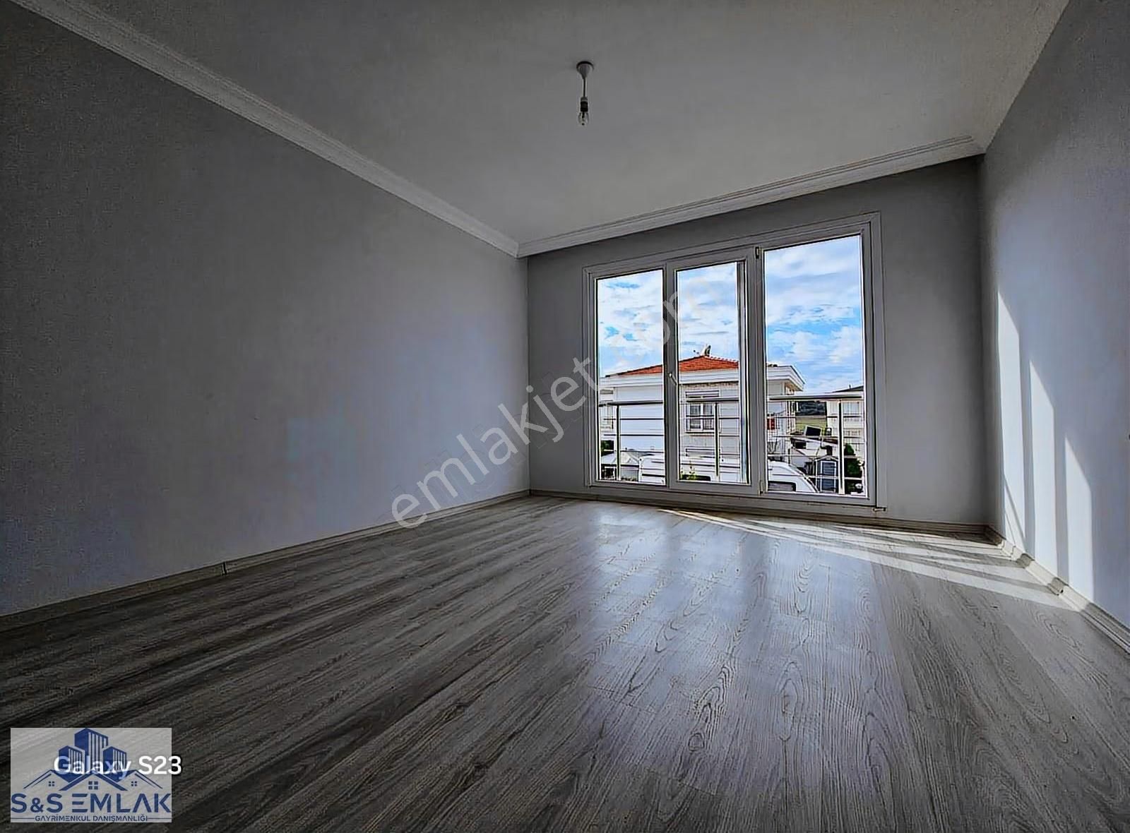 S&s Emlakdan Küçükköyde Havuzlusite İçerisinde Satılık 3+1 Villa - Görsel 3