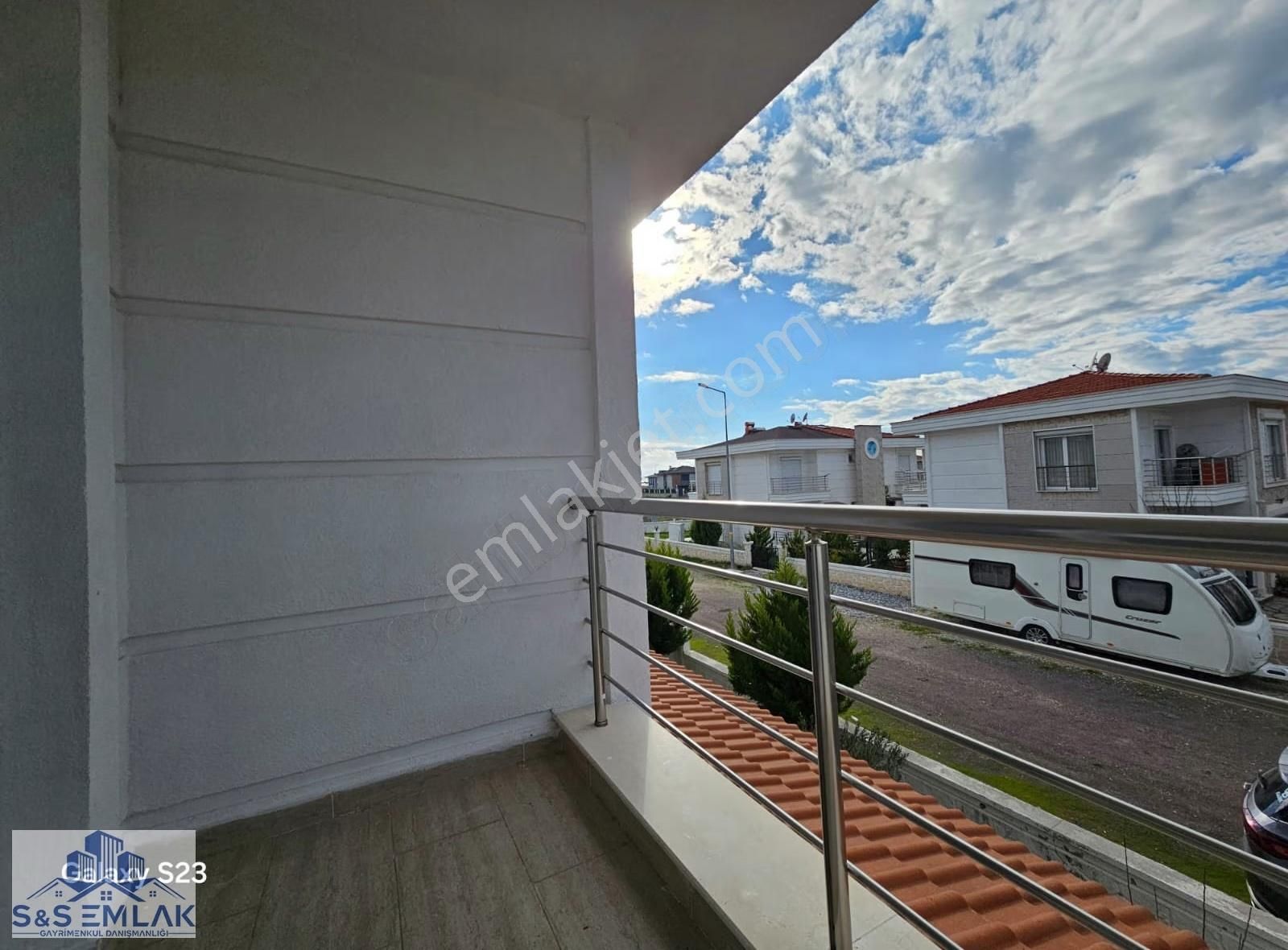 S&s Emlakdan Küçükköyde Havuzlusite İçerisinde Satılık 3+1 Villa - Görsel 2