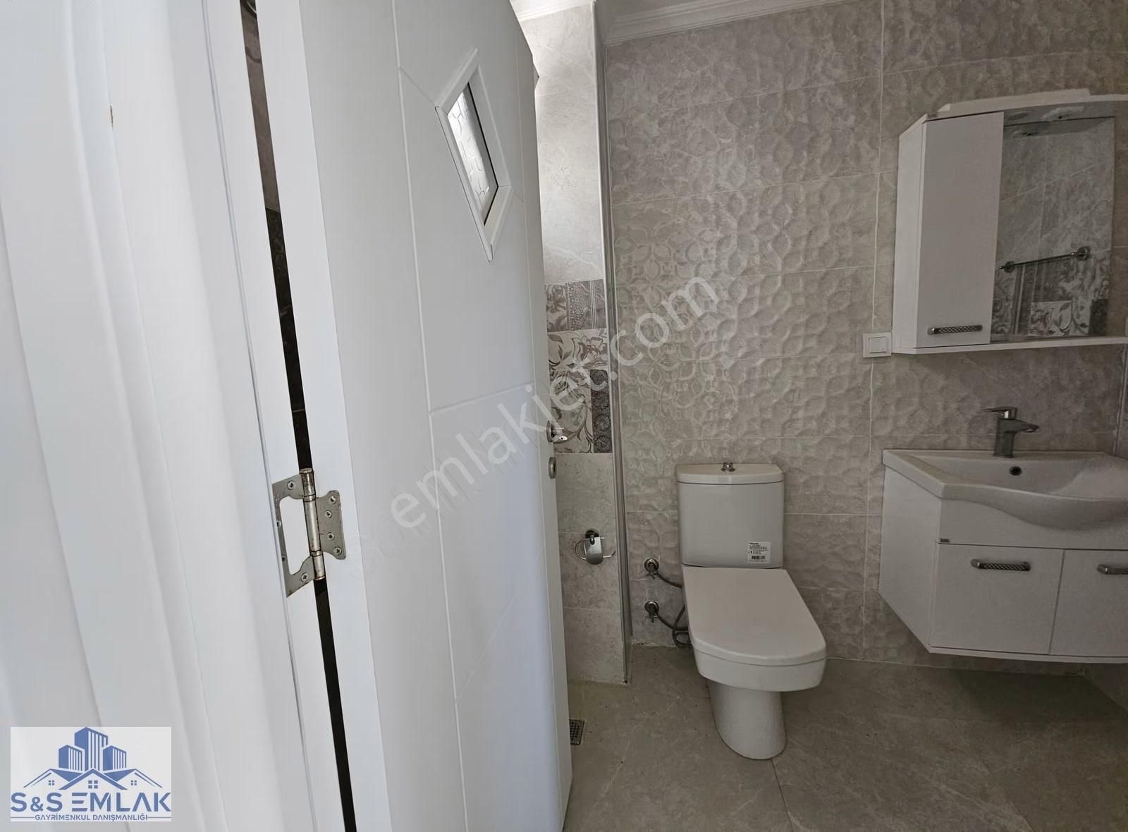 S&s Emlakdan Küçükköyde Havuzlusite İçerisinde Satılık 3+1 Villa - Görsel 16