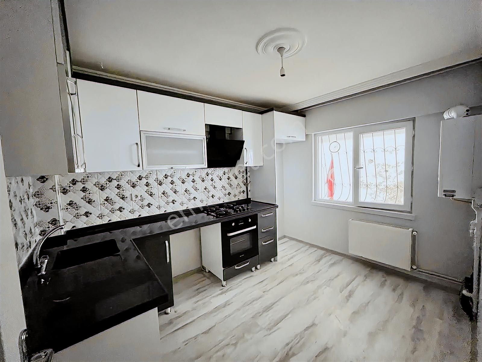 Avantaj'dan Yeşilbayır'da Cadde, Okul Yakını 2+1 Geniş Daire - Görsel 5