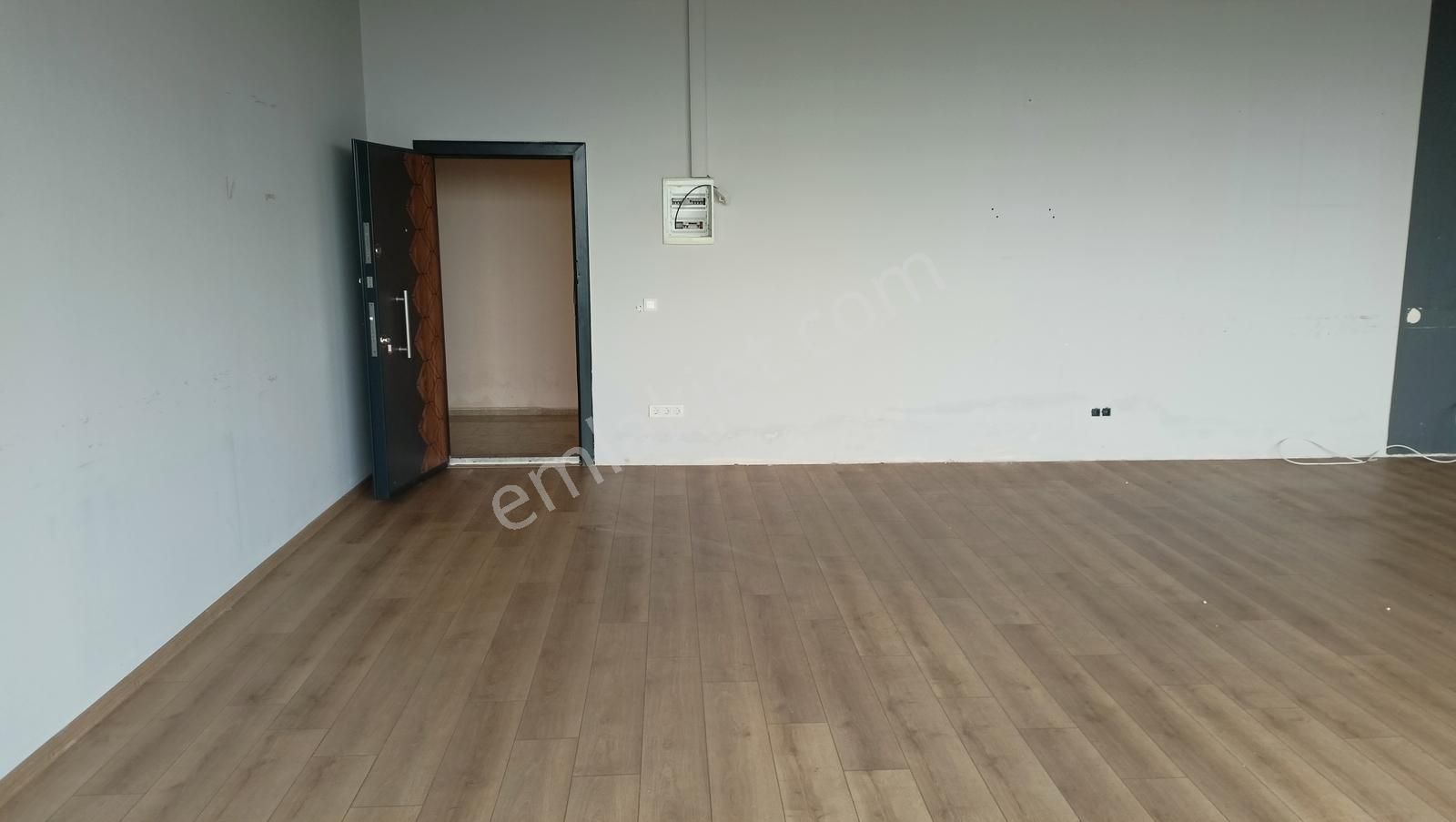 İstim Sanayi Sitesinde Kiralık Balkonlu Tek Ofis - Görsel 10