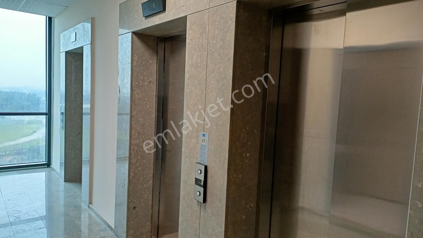 İstim Sanayi Sitesinde Kiralık Balkonlu Tek Ofis - Görsel 7