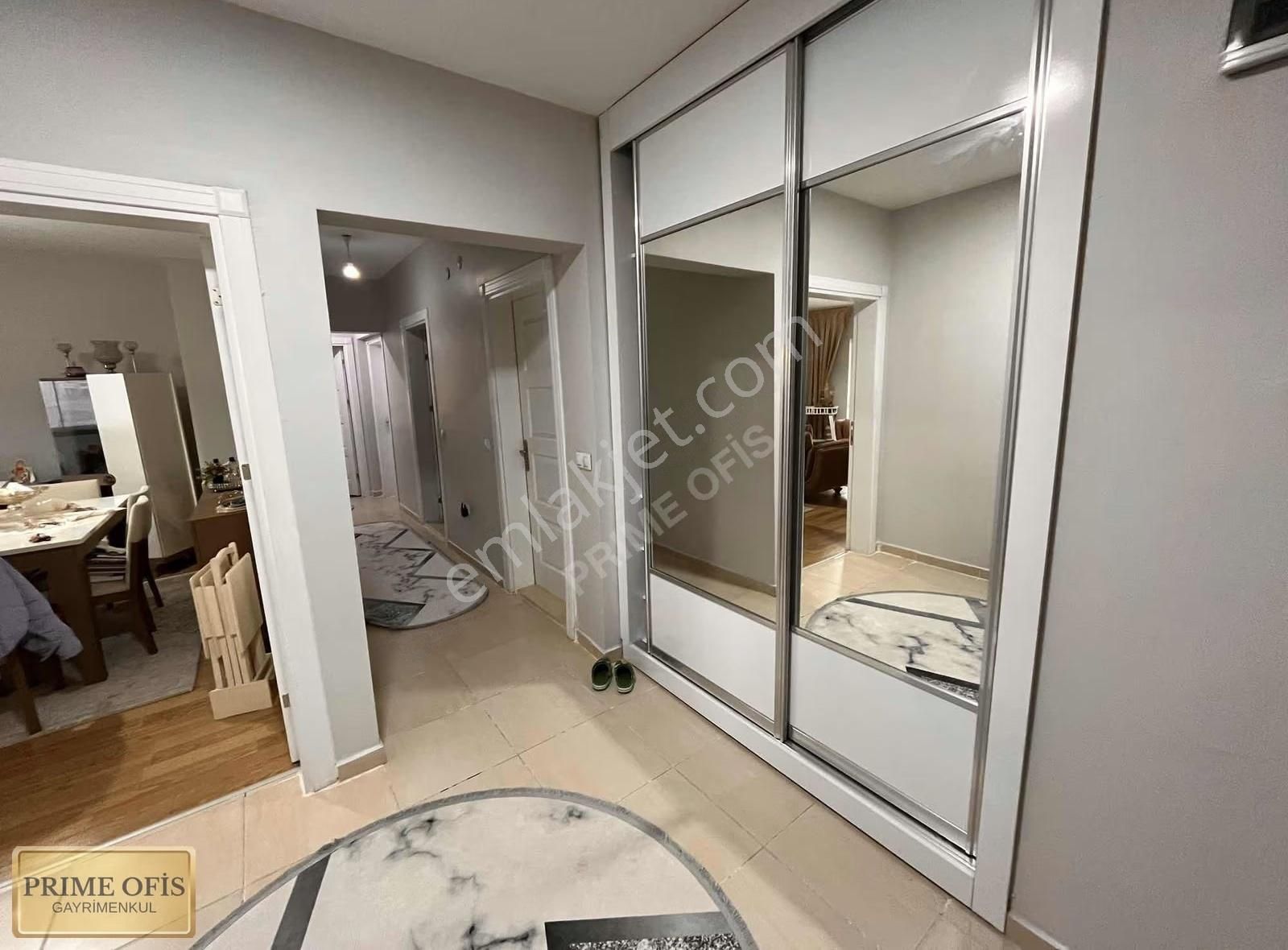 Altınevler'de Geniş Yüksek Katta Güney Cephe 3+1 Daire - Görsel 31