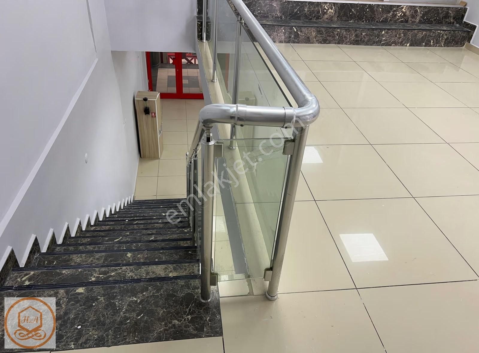 Tektilkent Ticaret Merkezinde 120m2 Tadilatlı Yapılı Kiralık - Görsel 8