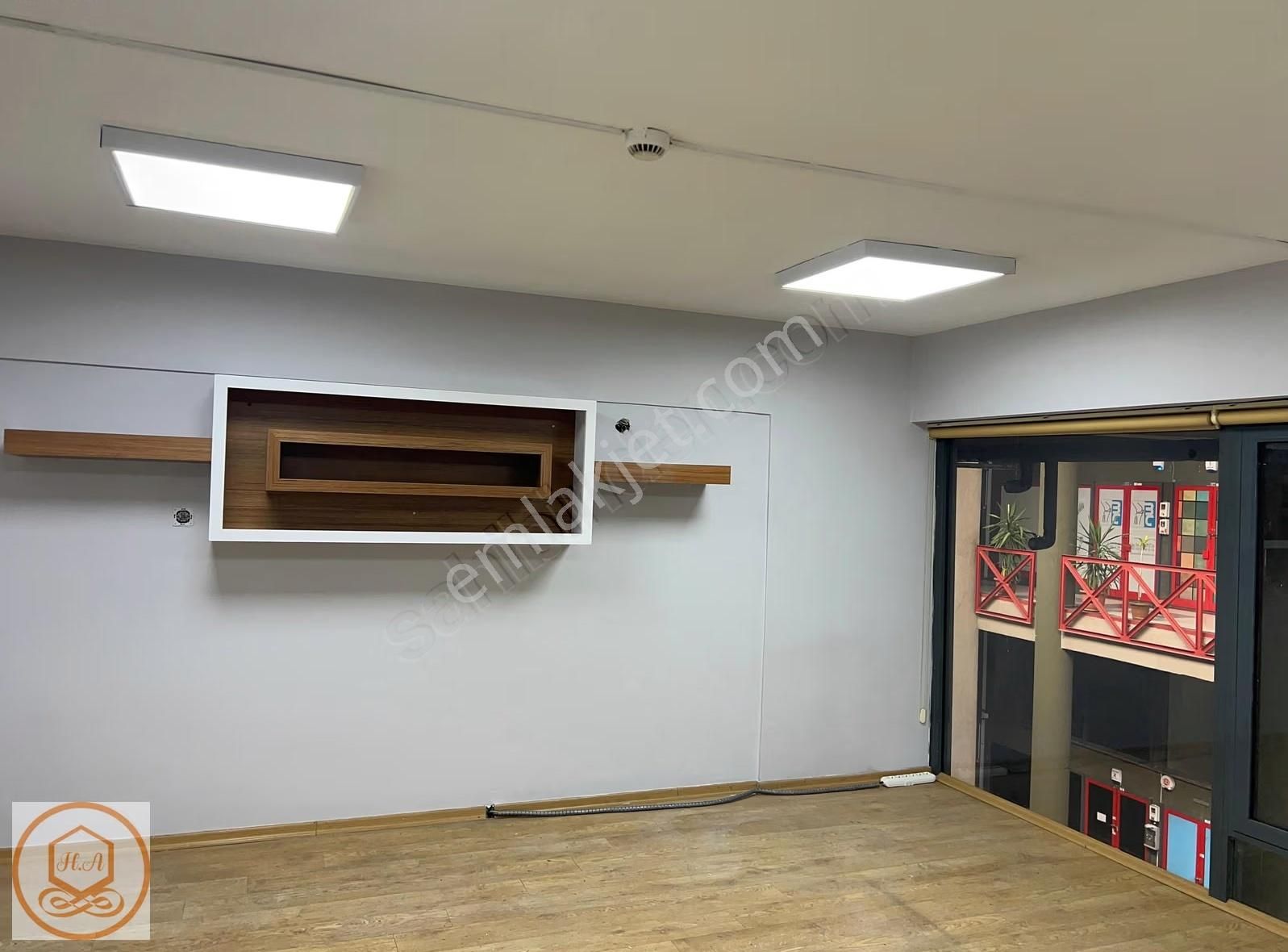 Tektilkent Ticaret Merkezinde 120m2 Tadilatlı Yapılı Kiralık - Görsel 7