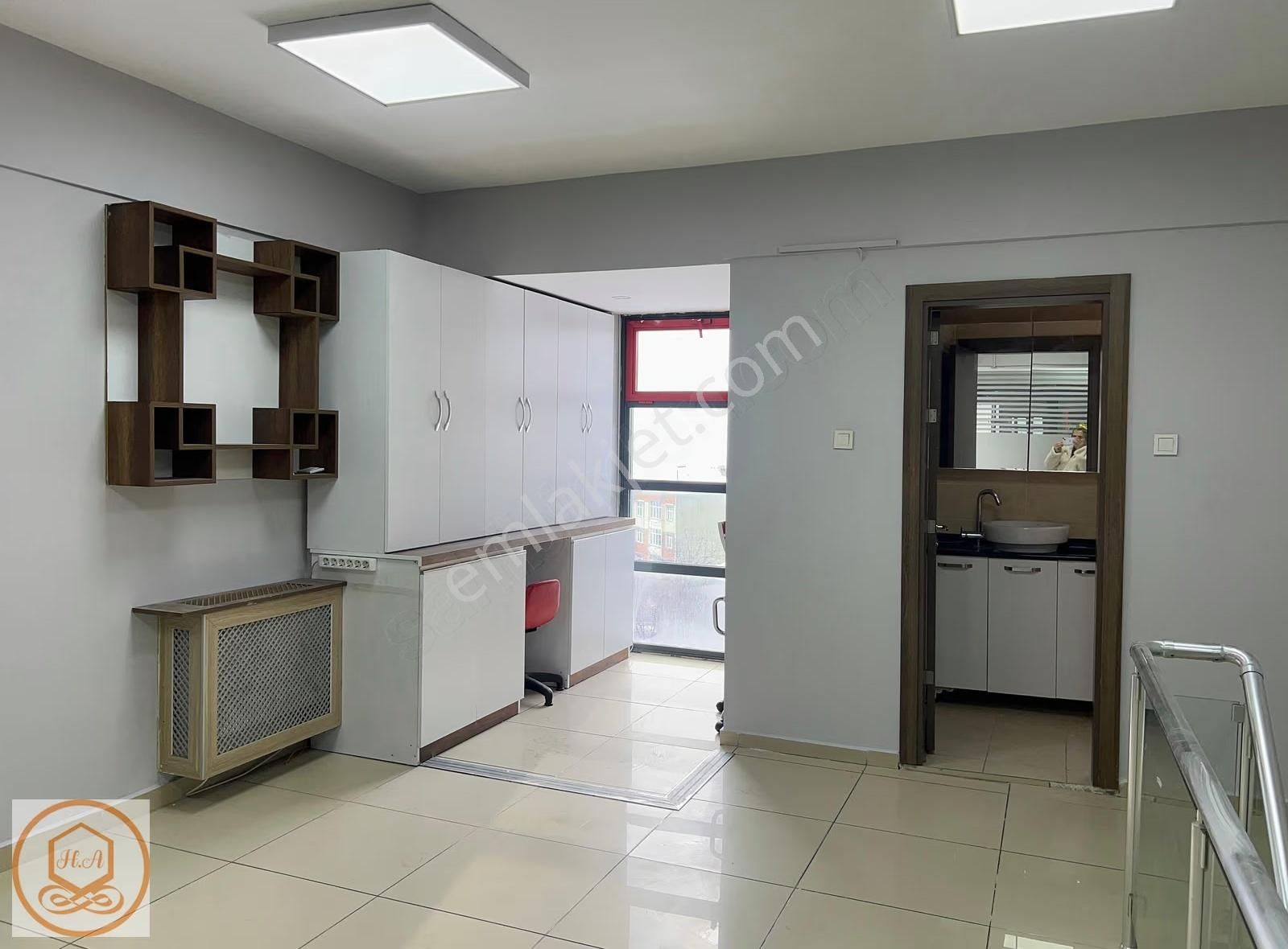 Tektilkent Ticaret Merkezinde 120m2 Tadilatlı Yapılı Kiralık - Görsel 5
