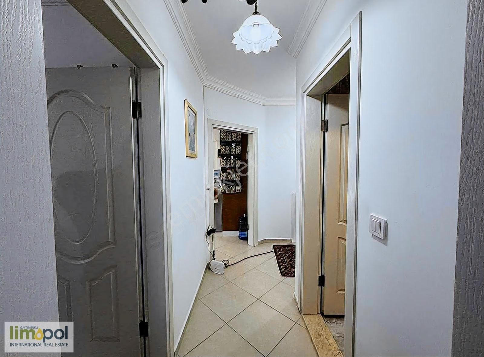 Patlangıç'ta 3+1 120 M2 Giriş Kat Nezih Sitede Satılık Daire - Görsel 12