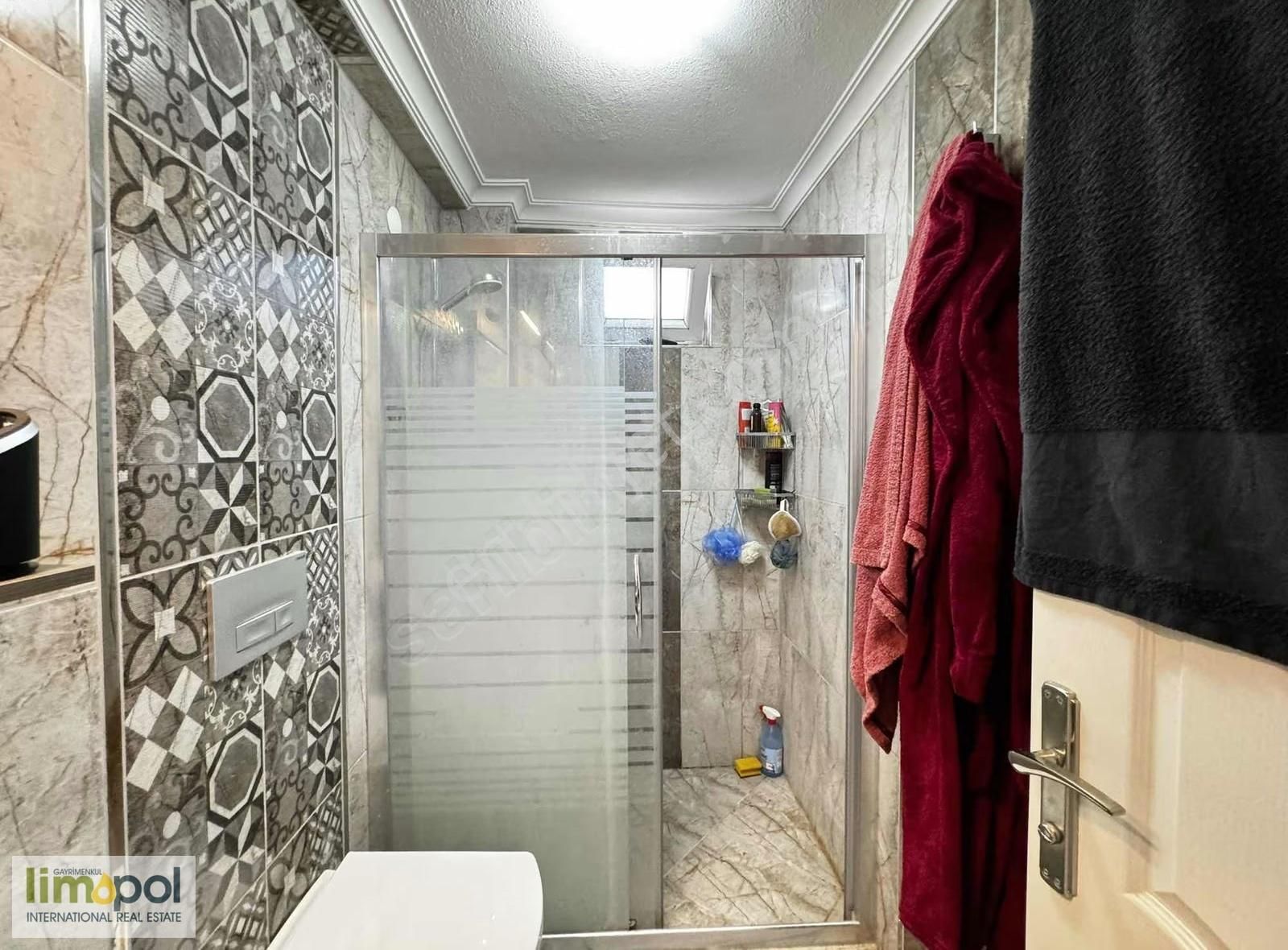 Patlangıç'ta 3+1 120 M2 Giriş Kat Nezih Sitede Satılık Daire - Görsel 4