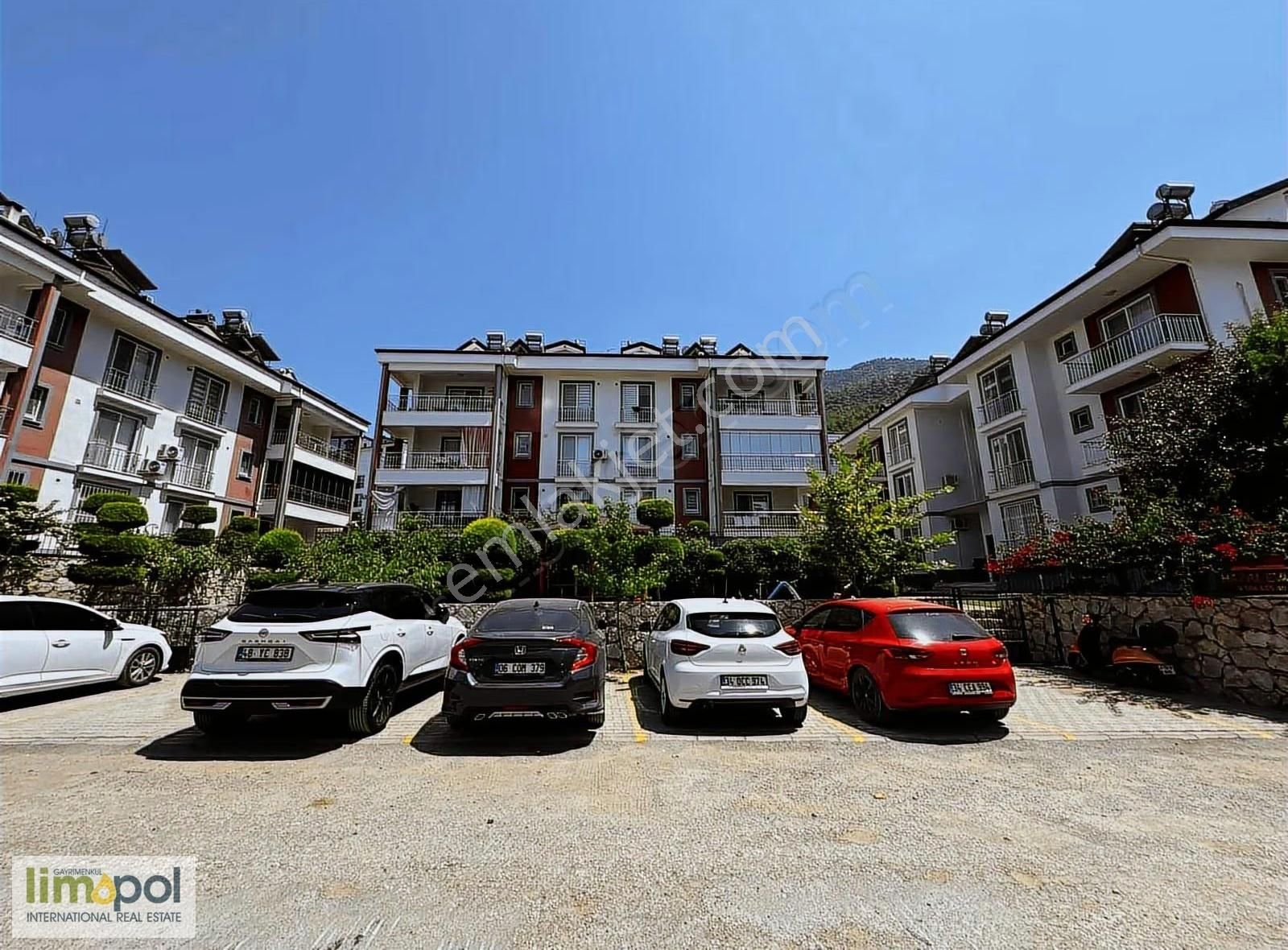 Patlangıç'ta 3+1 120 M2 Giriş Kat Nezih Sitede Satılık Daire - Görsel 26