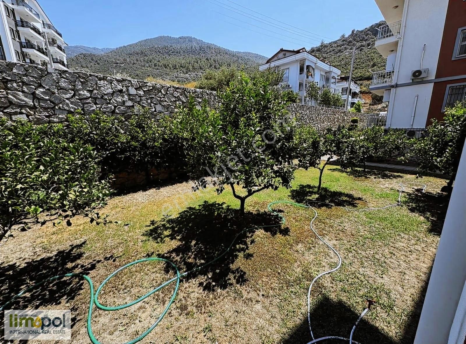 Patlangıç'ta 3+1 120 M2 Giriş Kat Nezih Sitede Satılık Daire - Görsel 16