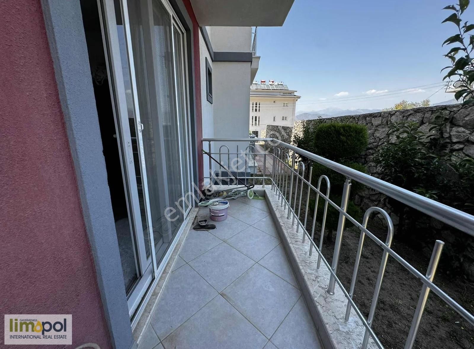 Patlangıç'ta 3+1 120 M2 Giriş Kat Nezih Sitede Satılık Daire - Görsel 11