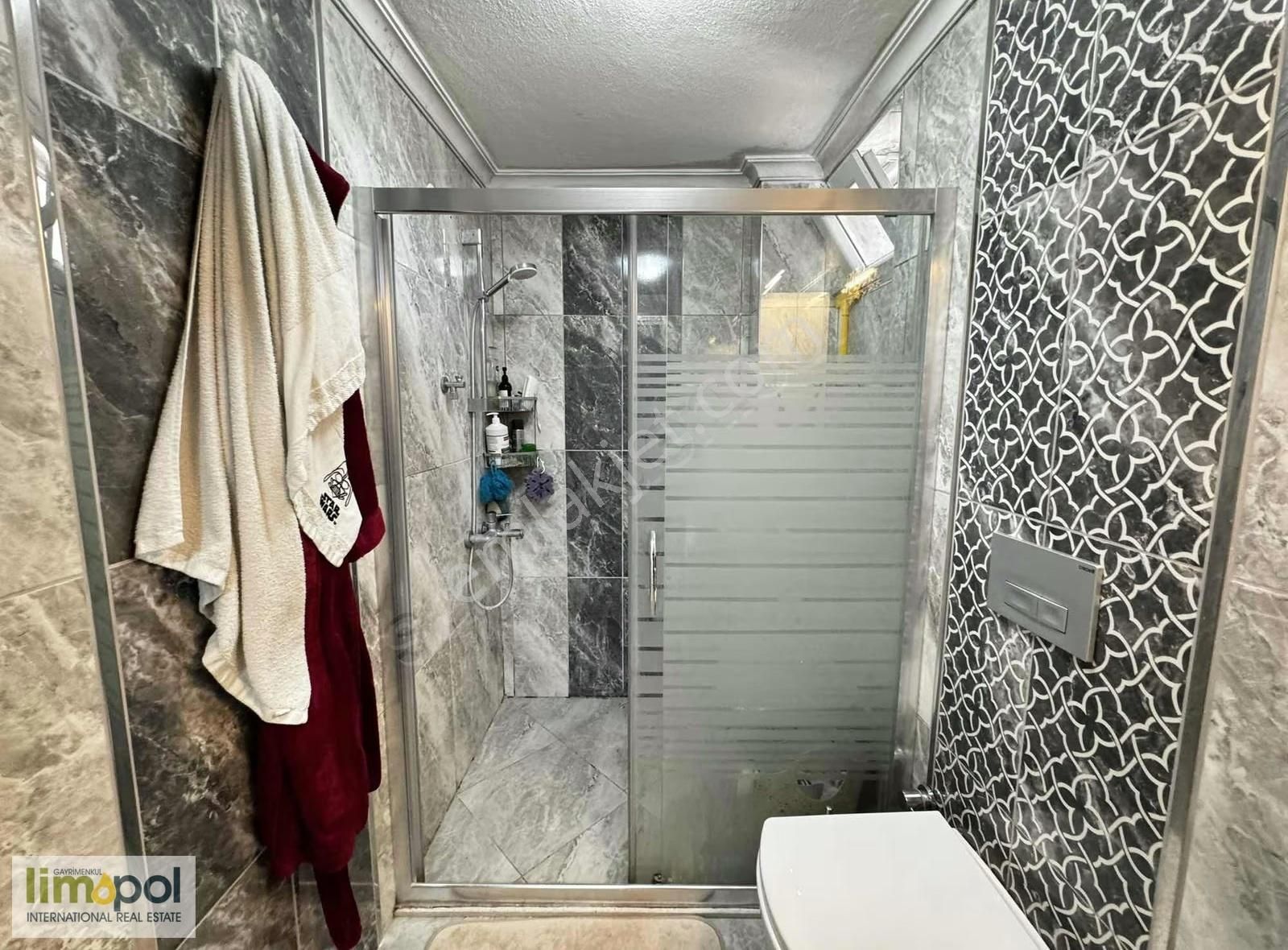 Patlangıç'ta 3+1 120 M2 Giriş Kat Nezih Sitede Satılık Daire - Görsel 9