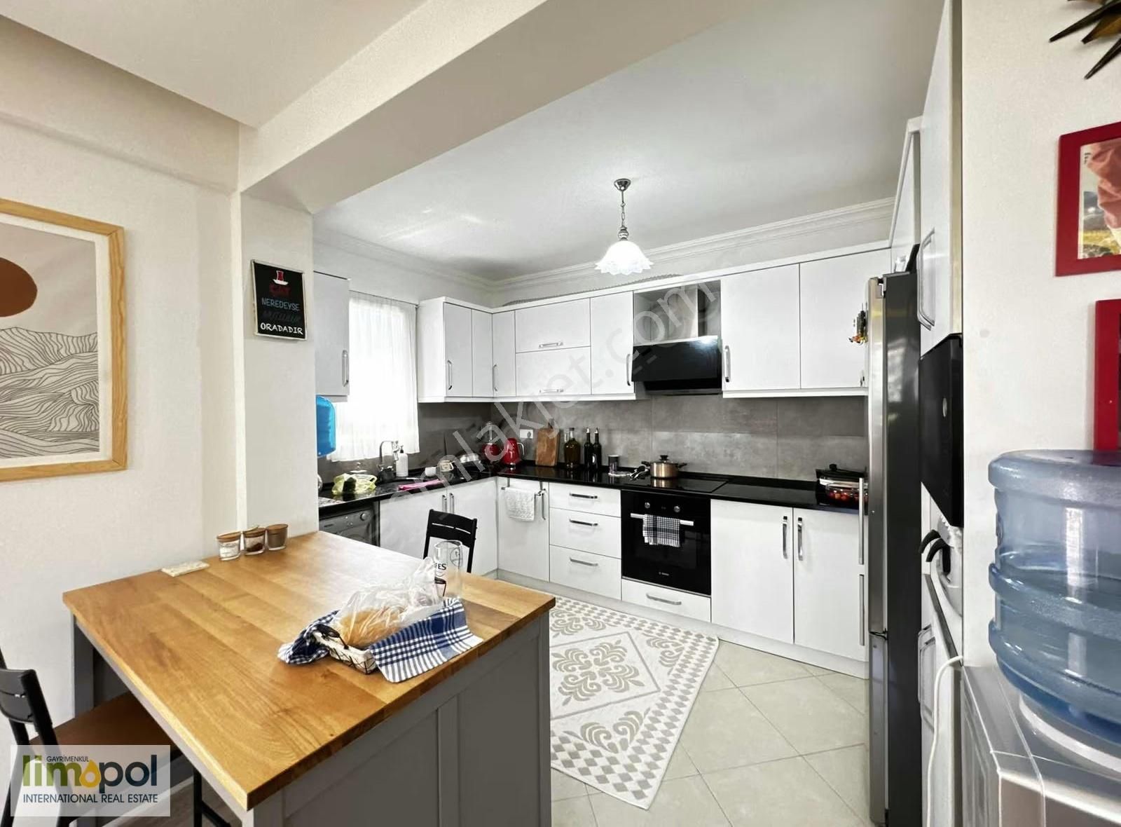 Patlangıç'ta 3+1 120 M2 Giriş Kat Nezih Sitede Satılık Daire - Görsel 18