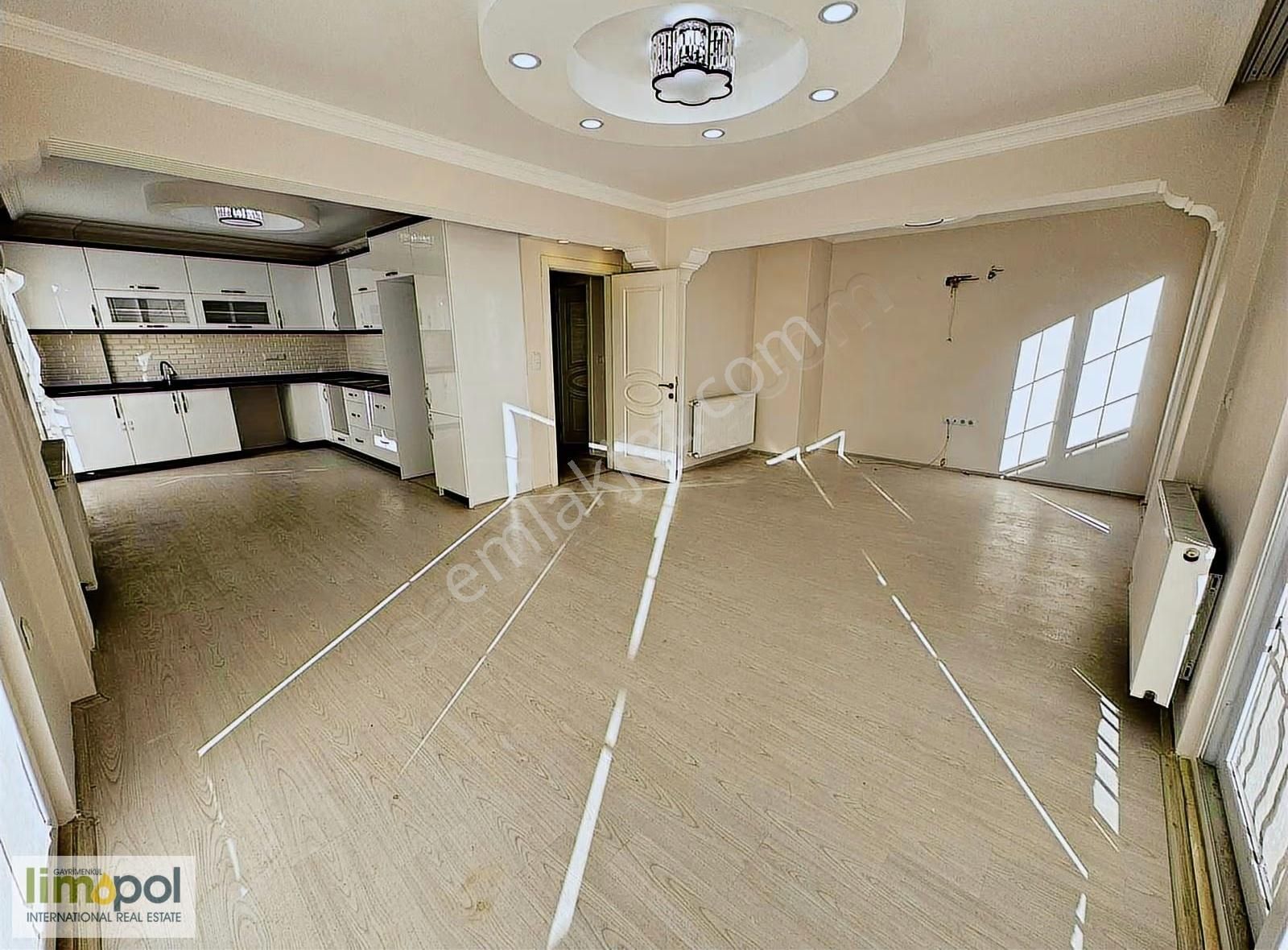 Cami Mah.3+1 Müstakil Girişli 140 M2 Dubleks Satılık Daire