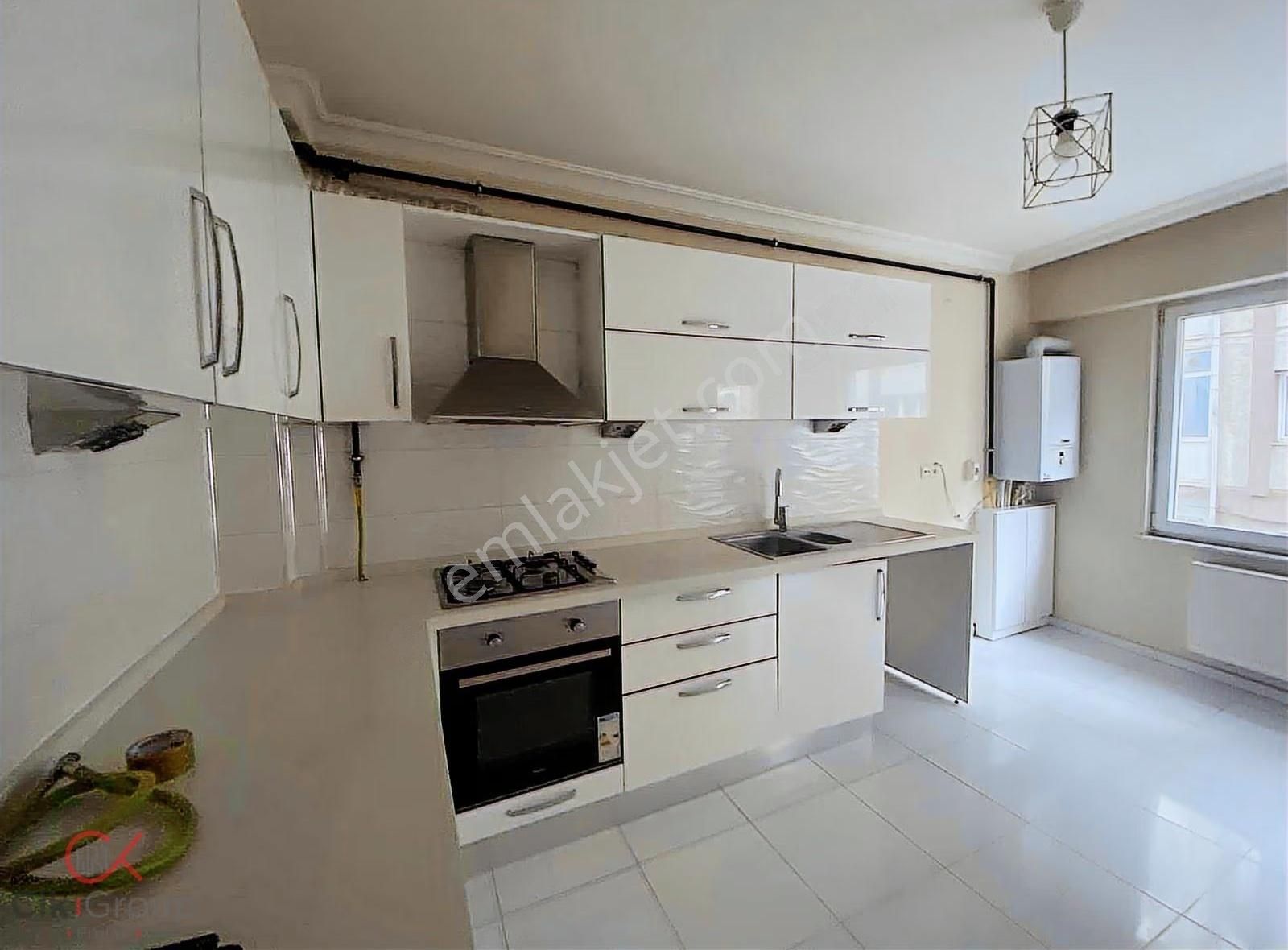 Clk'dan Borsa Caddesi Üzerinde Çağdaş Market Karşısı Kiralık 3+1 - Görsel 10